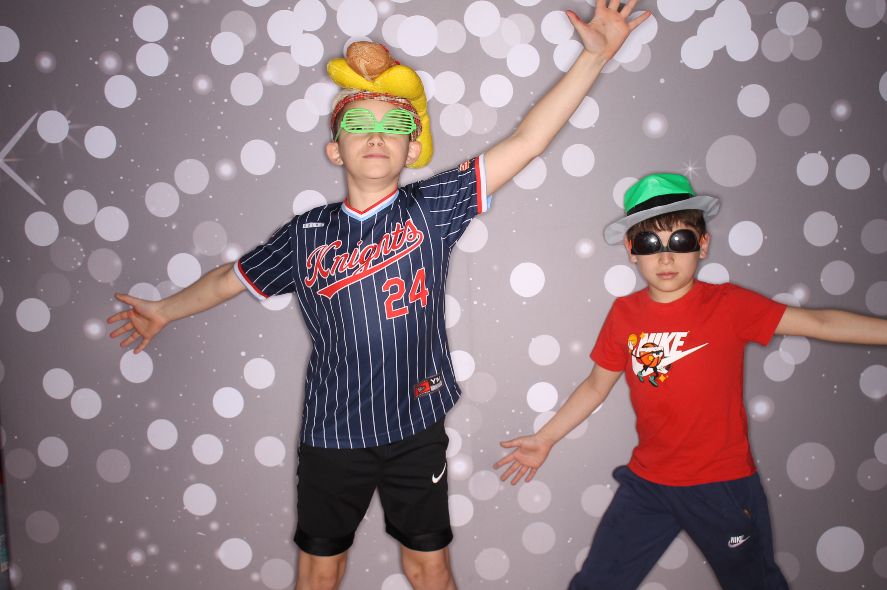 South Lebanon Elementary School Spring Frenzy | View more photos from the event at gallery.photoboothcincy.com/u/PhotoBoothCincy/South-Lebanon-Elementary-School-Spring-Frenzy