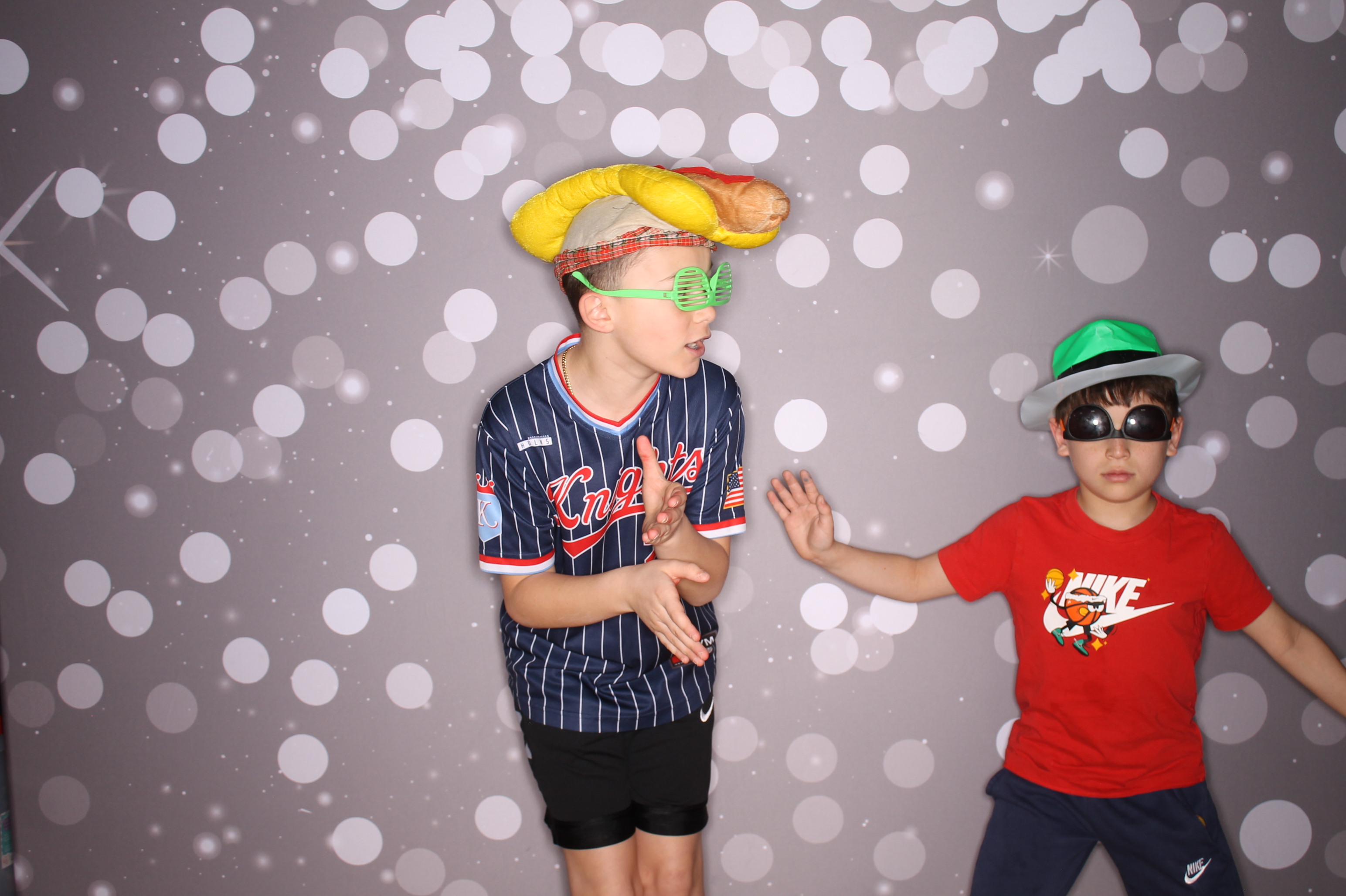 South Lebanon Elementary School Spring Frenzy | View more photos from the event at gallery.photoboothcincy.com/u/PhotoBoothCincy/South-Lebanon-Elementary-School-Spring-Frenzy