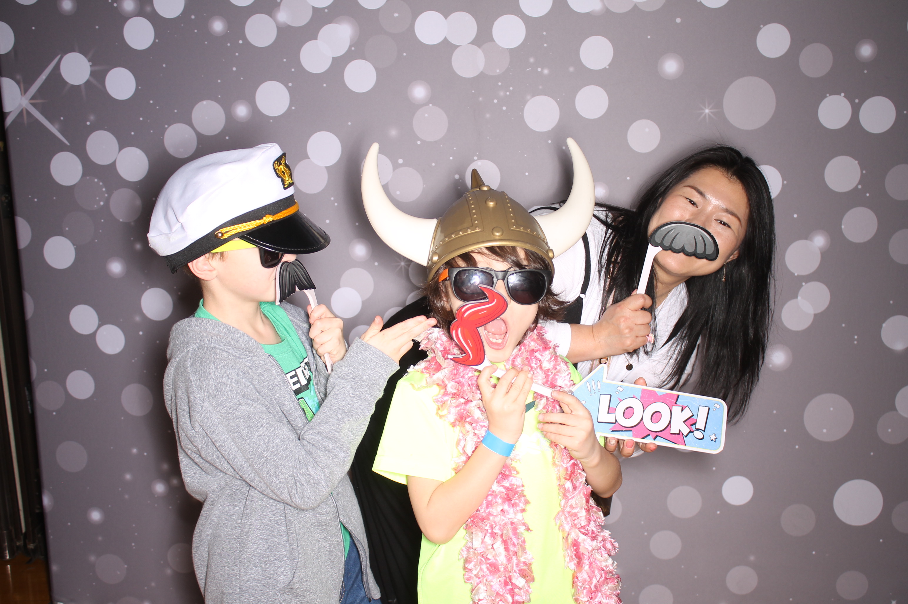 South Lebanon Elementary School Spring Frenzy | View more photos from the event at gallery.photoboothcincy.com/u/PhotoBoothCincy/South-Lebanon-Elementary-School-Spring-Frenzy