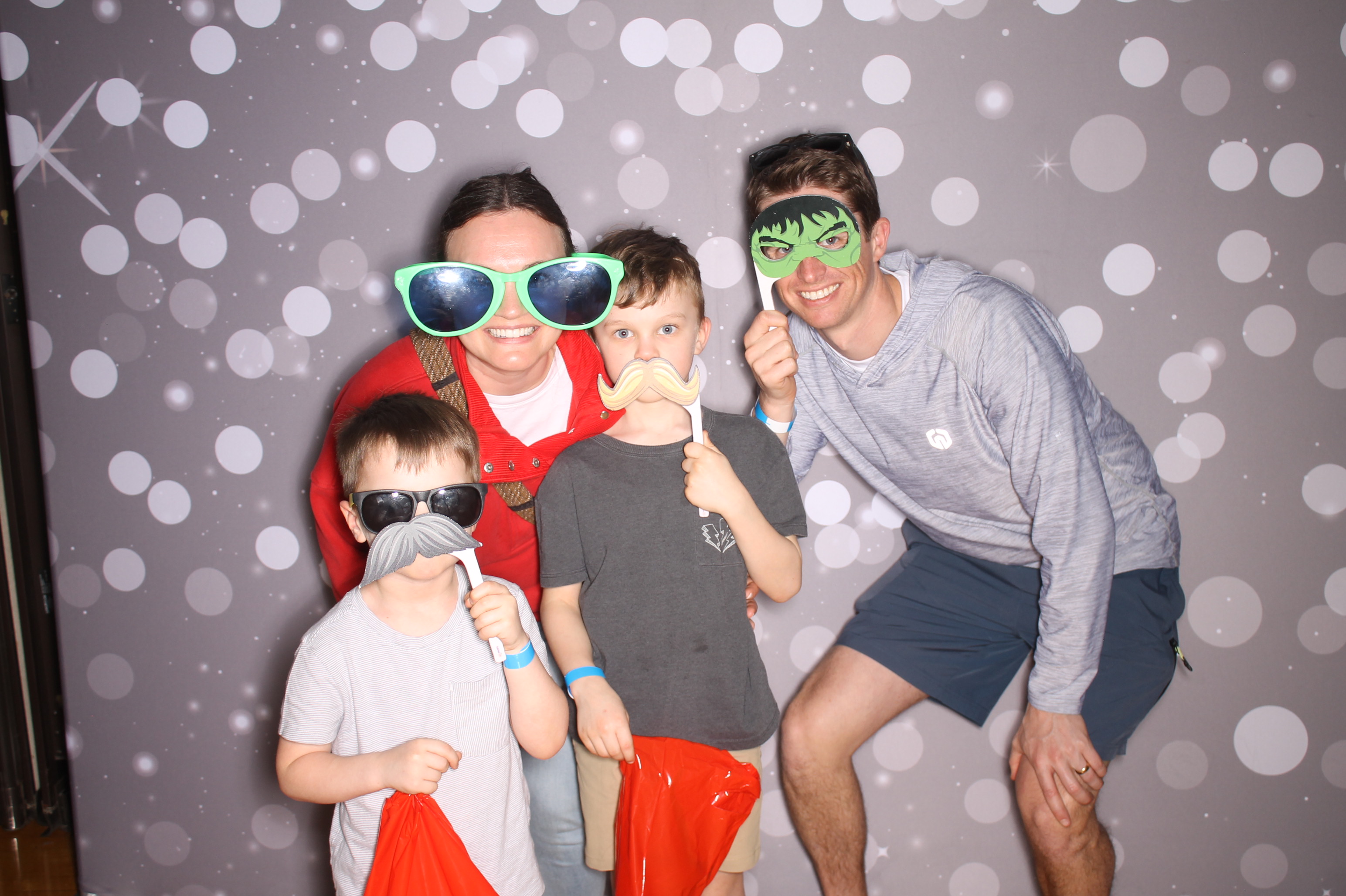 South Lebanon Elementary School Spring Frenzy | View more photos from the event at gallery.photoboothcincy.com/u/PhotoBoothCincy/South-Lebanon-Elementary-School-Spring-Frenzy