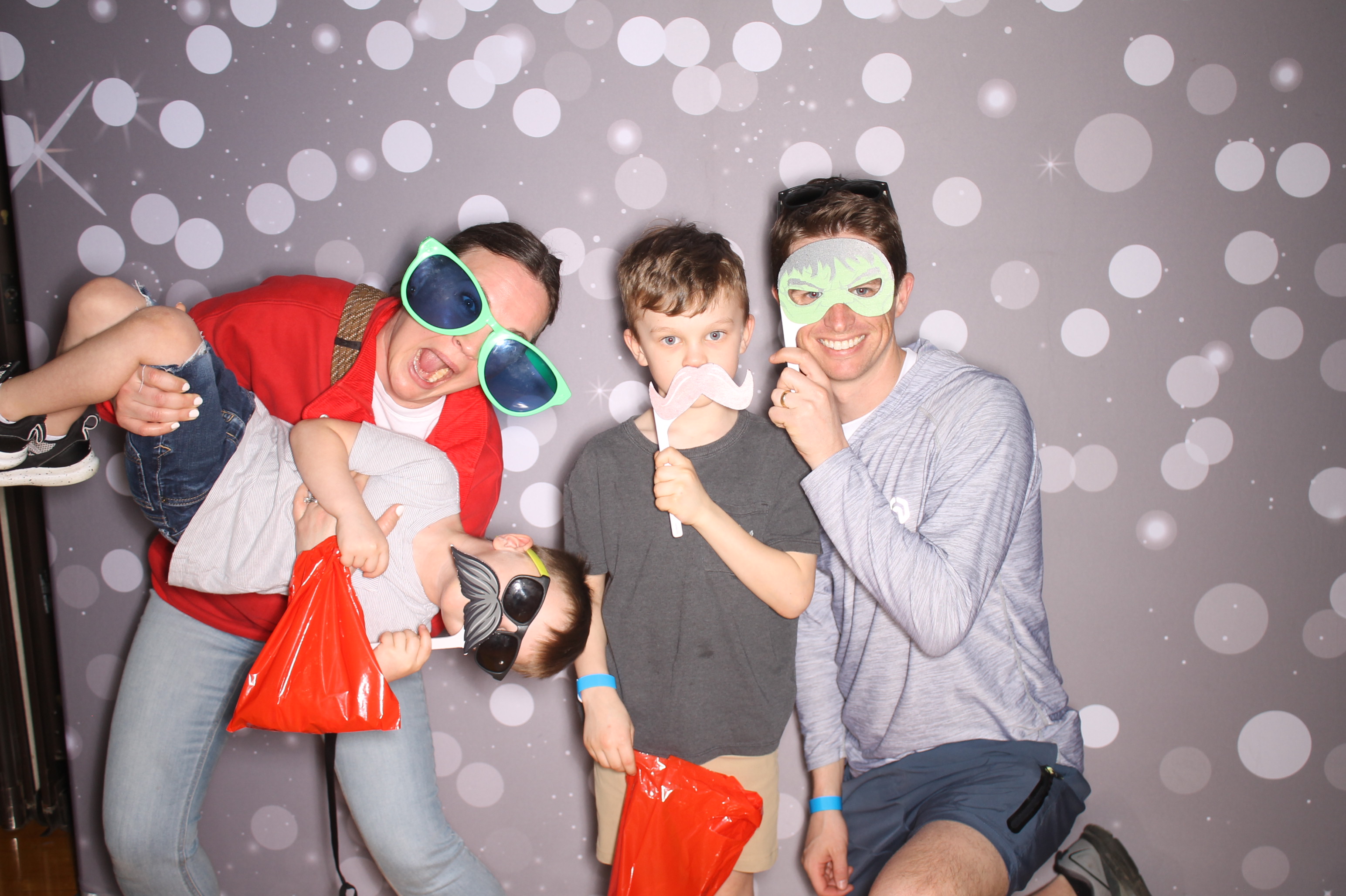 South Lebanon Elementary School Spring Frenzy | View more photos from the event at gallery.photoboothcincy.com/u/PhotoBoothCincy/South-Lebanon-Elementary-School-Spring-Frenzy