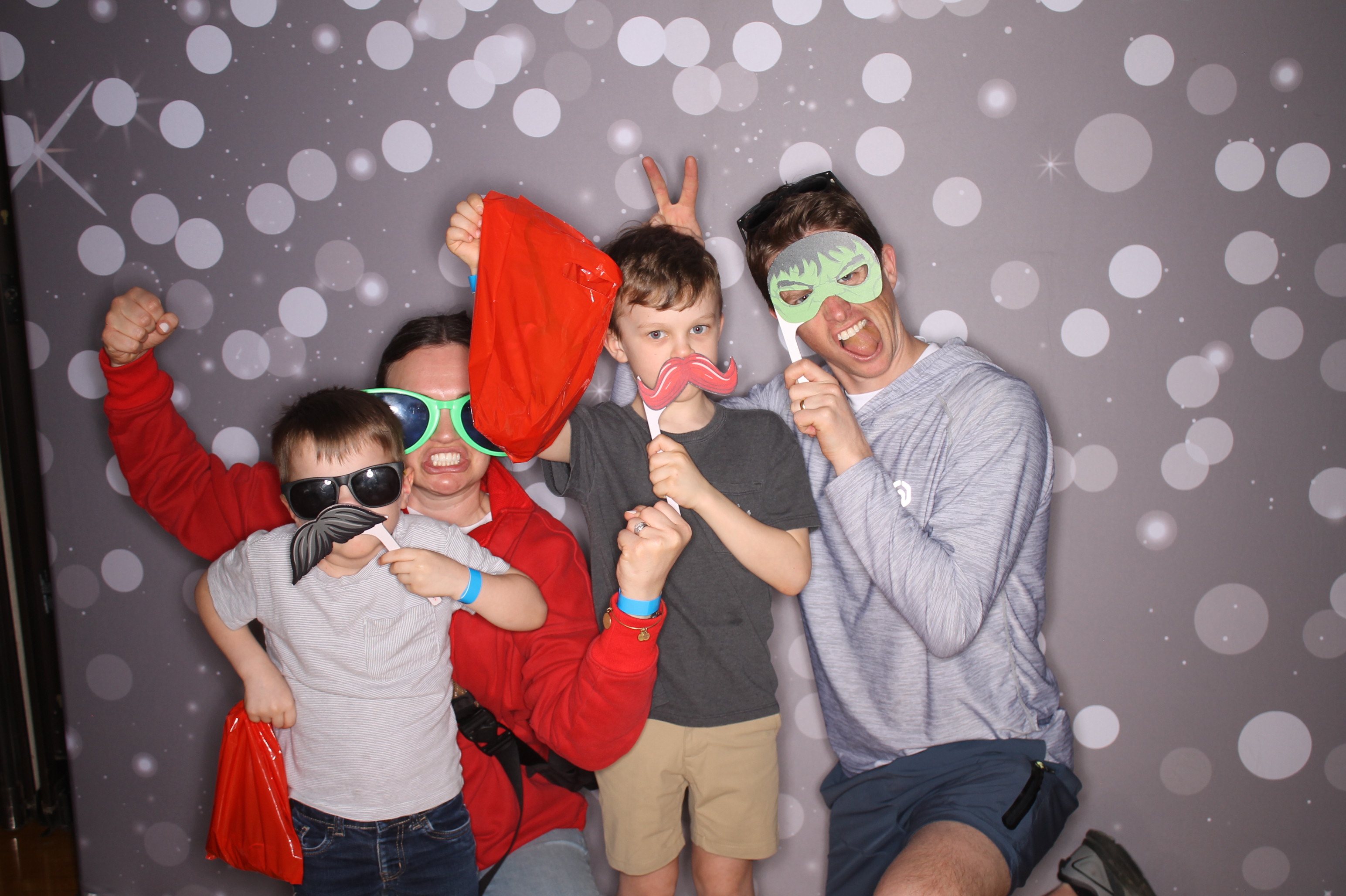 South Lebanon Elementary School Spring Frenzy | View more photos from the event at gallery.photoboothcincy.com/u/PhotoBoothCincy/South-Lebanon-Elementary-School-Spring-Frenzy