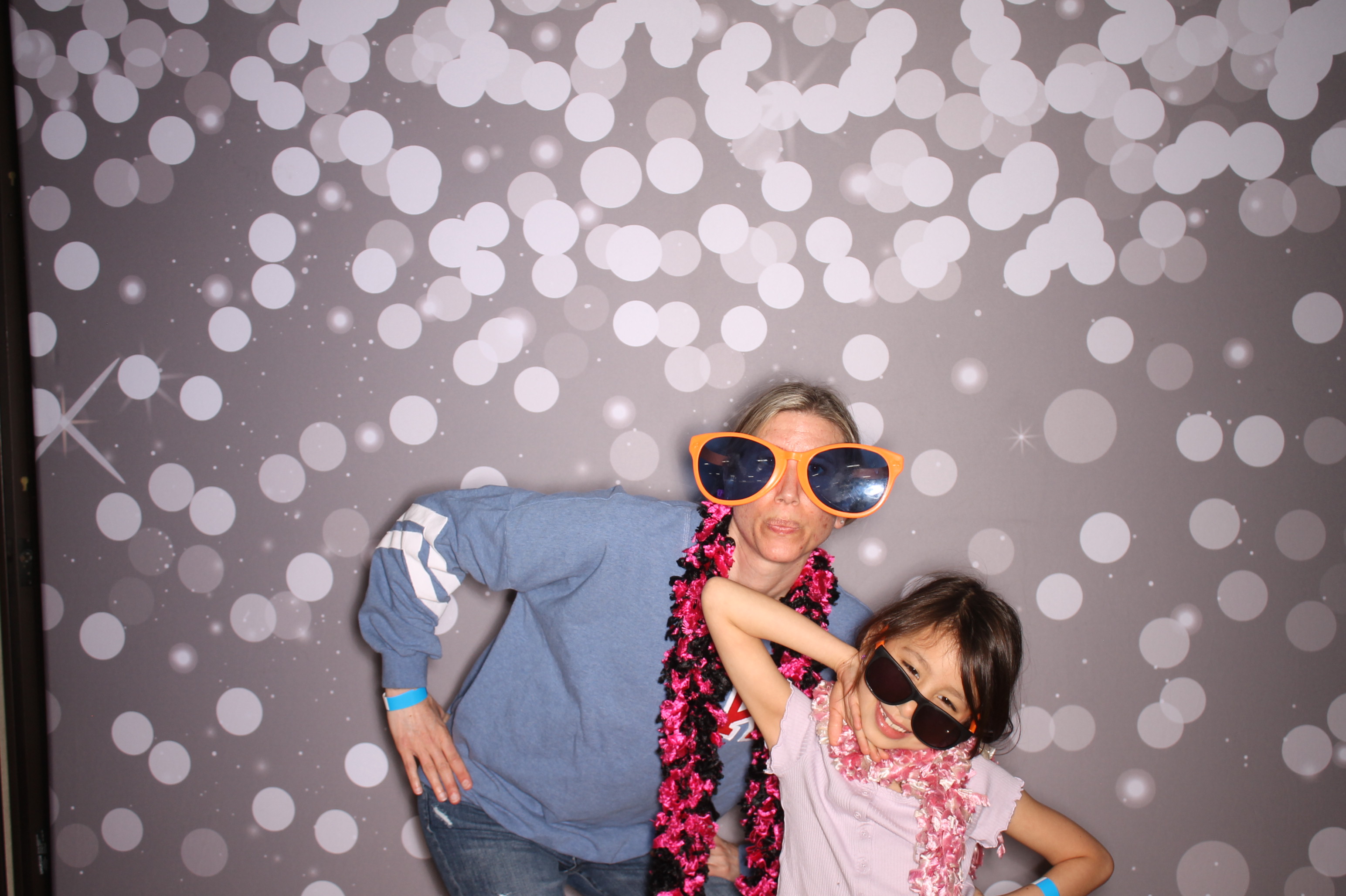 South Lebanon Elementary School Spring Frenzy | View more photos from the event at gallery.photoboothcincy.com/u/PhotoBoothCincy/South-Lebanon-Elementary-School-Spring-Frenzy