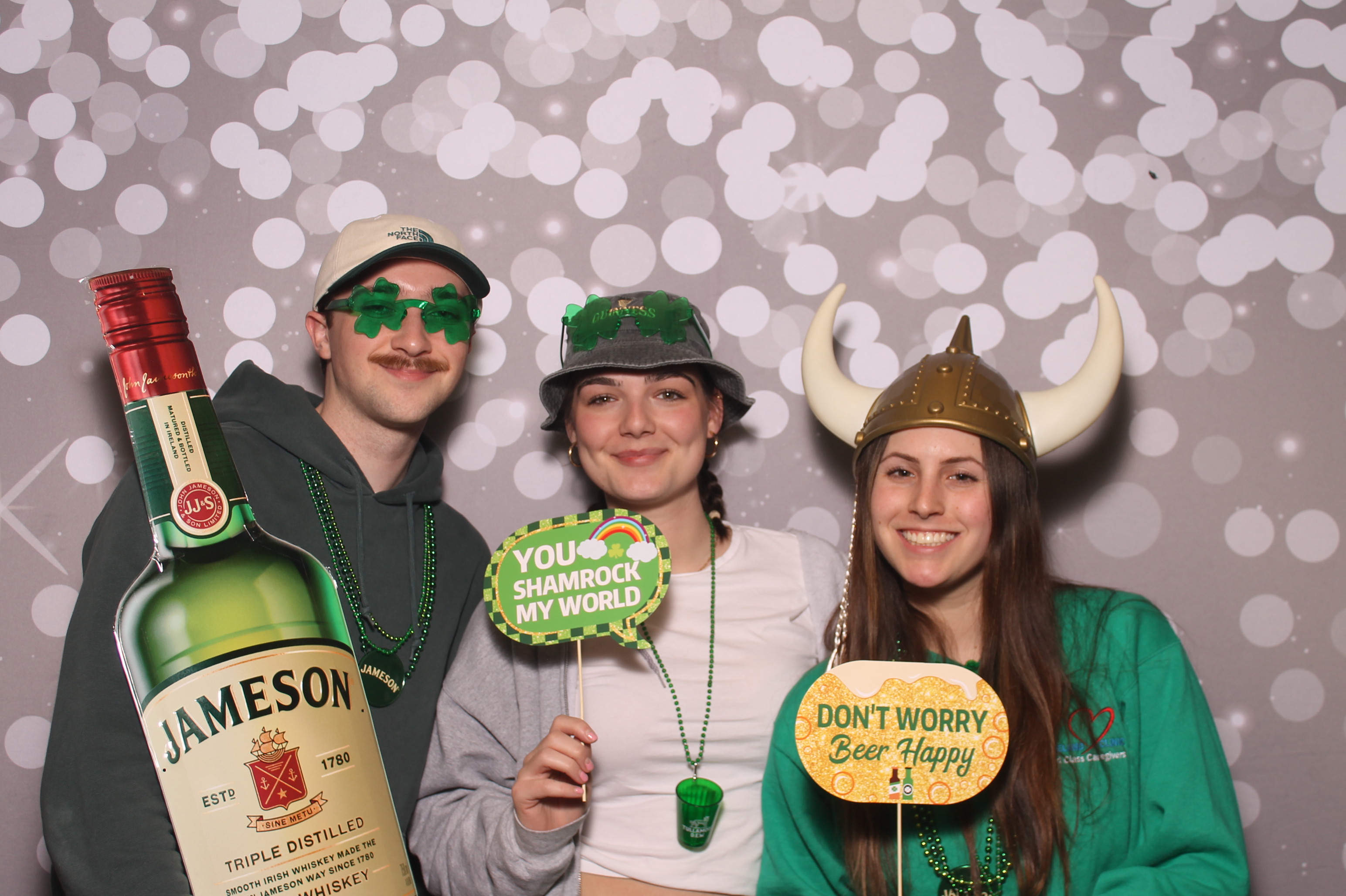 St Pattys Day at Molly Malone's | View more photos from the event at gallery.photoboothcincy.com/u/PhotoBoothCincy/St-Pattys-Day-at-Molly-Malones