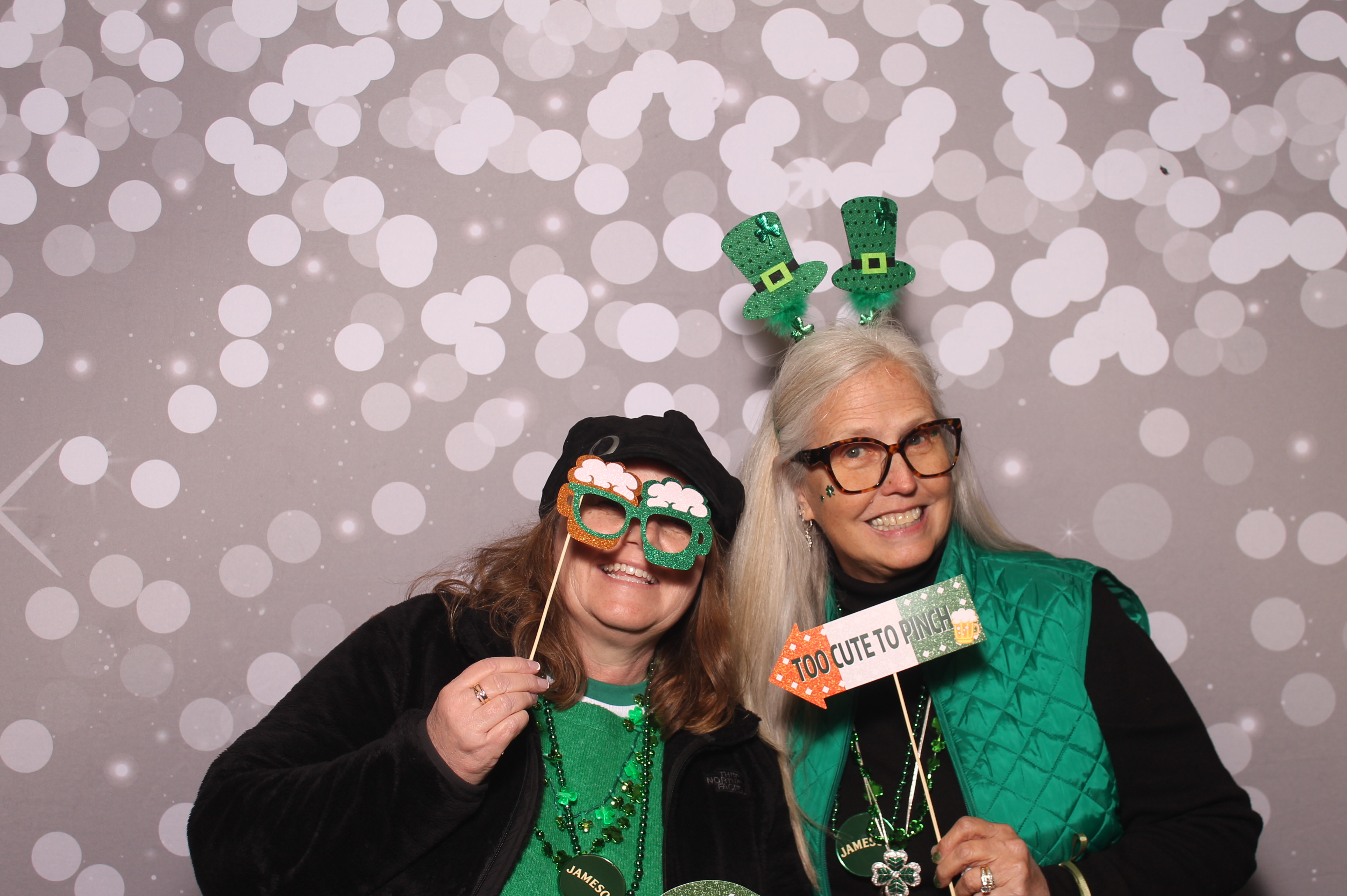 St Pattys Day at Molly Malone's | View more photos from the event at gallery.photoboothcincy.com/u/PhotoBoothCincy/St-Pattys-Day-at-Molly-Malones