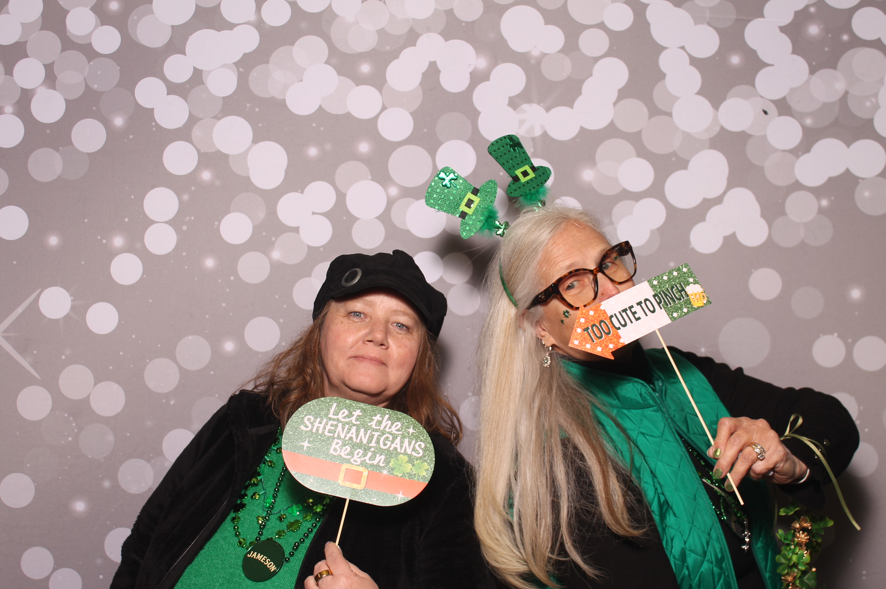 St Pattys Day at Molly Malone's | View more photos from the event at gallery.photoboothcincy.com/u/PhotoBoothCincy/St-Pattys-Day-at-Molly-Malones