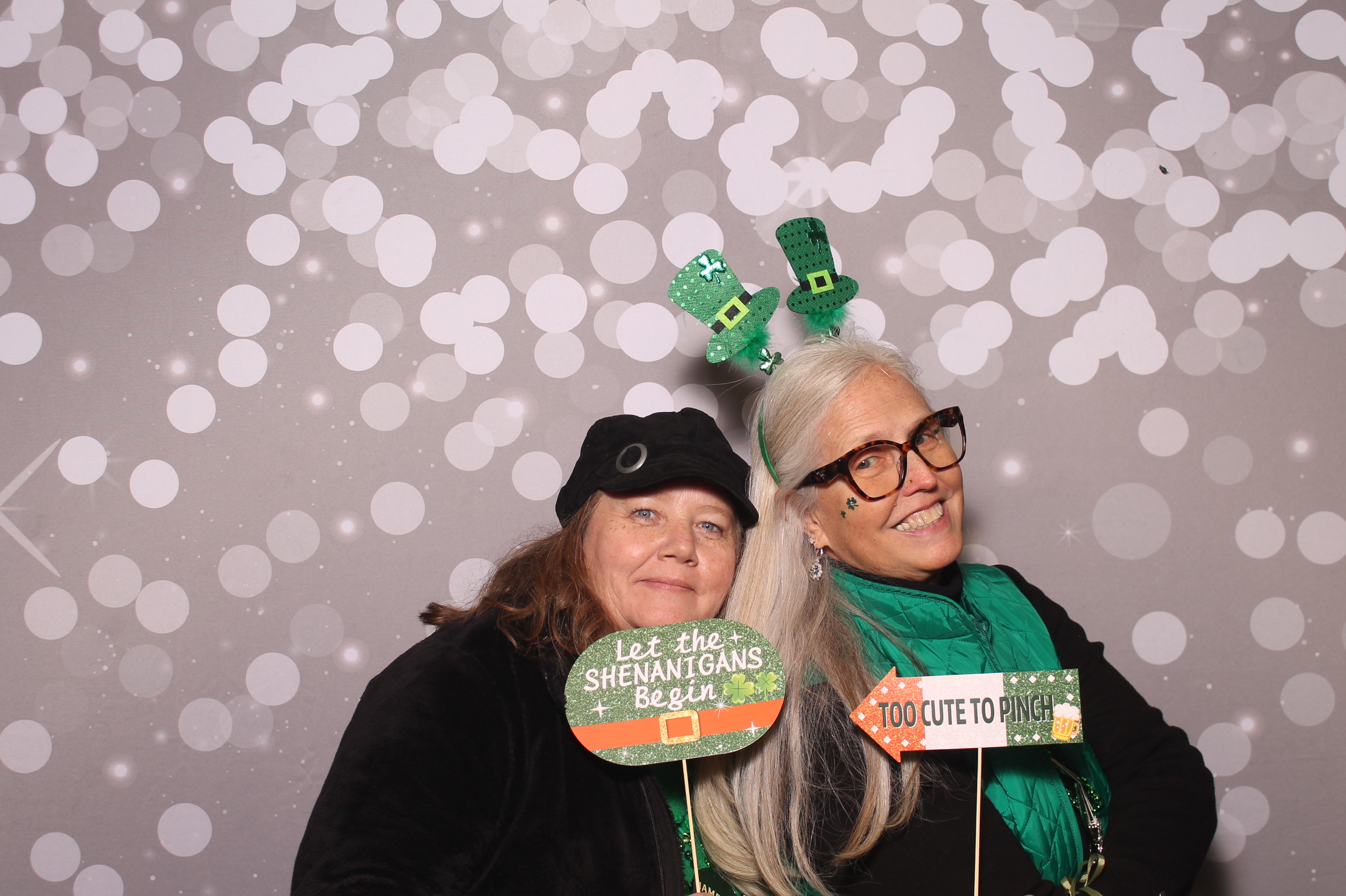 St Pattys Day at Molly Malone's | View more photos from the event at gallery.photoboothcincy.com/u/PhotoBoothCincy/St-Pattys-Day-at-Molly-Malones