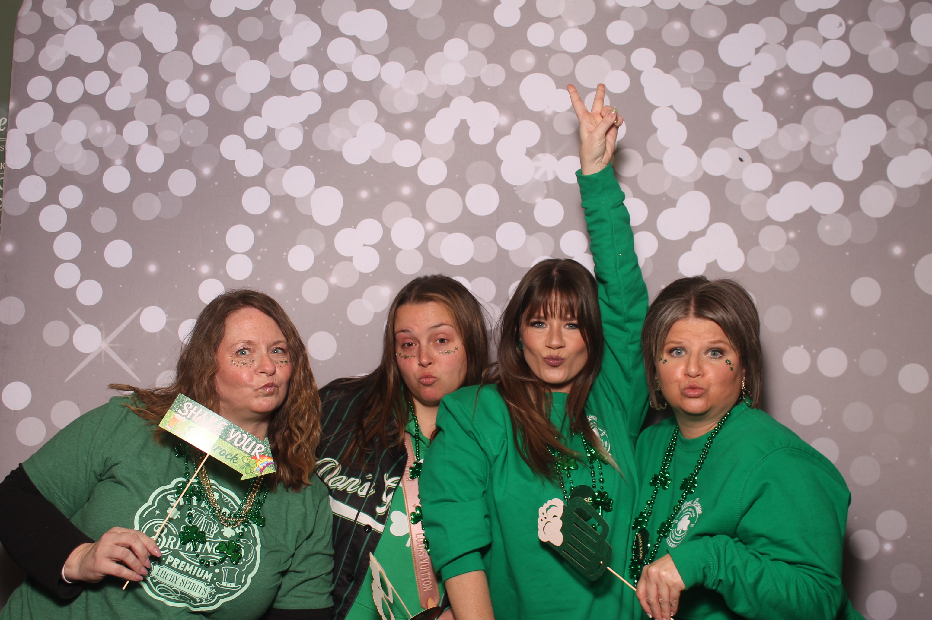 St Pattys Day at Molly Malone's | View more photos from the event at gallery.photoboothcincy.com/u/PhotoBoothCincy/St-Pattys-Day-at-Molly-Malones