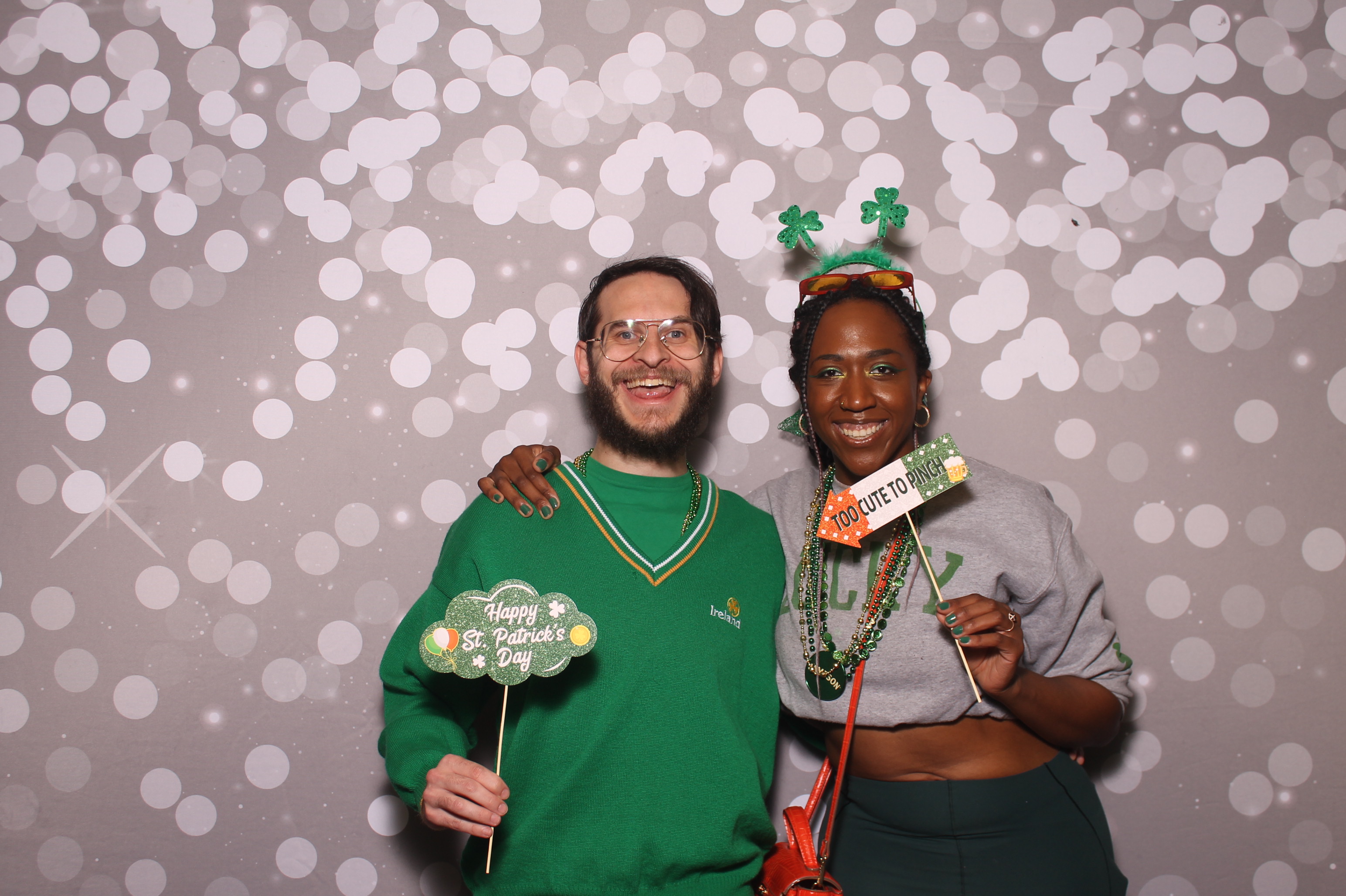 St Pattys Day at Molly Malone's | View more photos from the event at gallery.photoboothcincy.com/u/PhotoBoothCincy/St-Pattys-Day-at-Molly-Malones