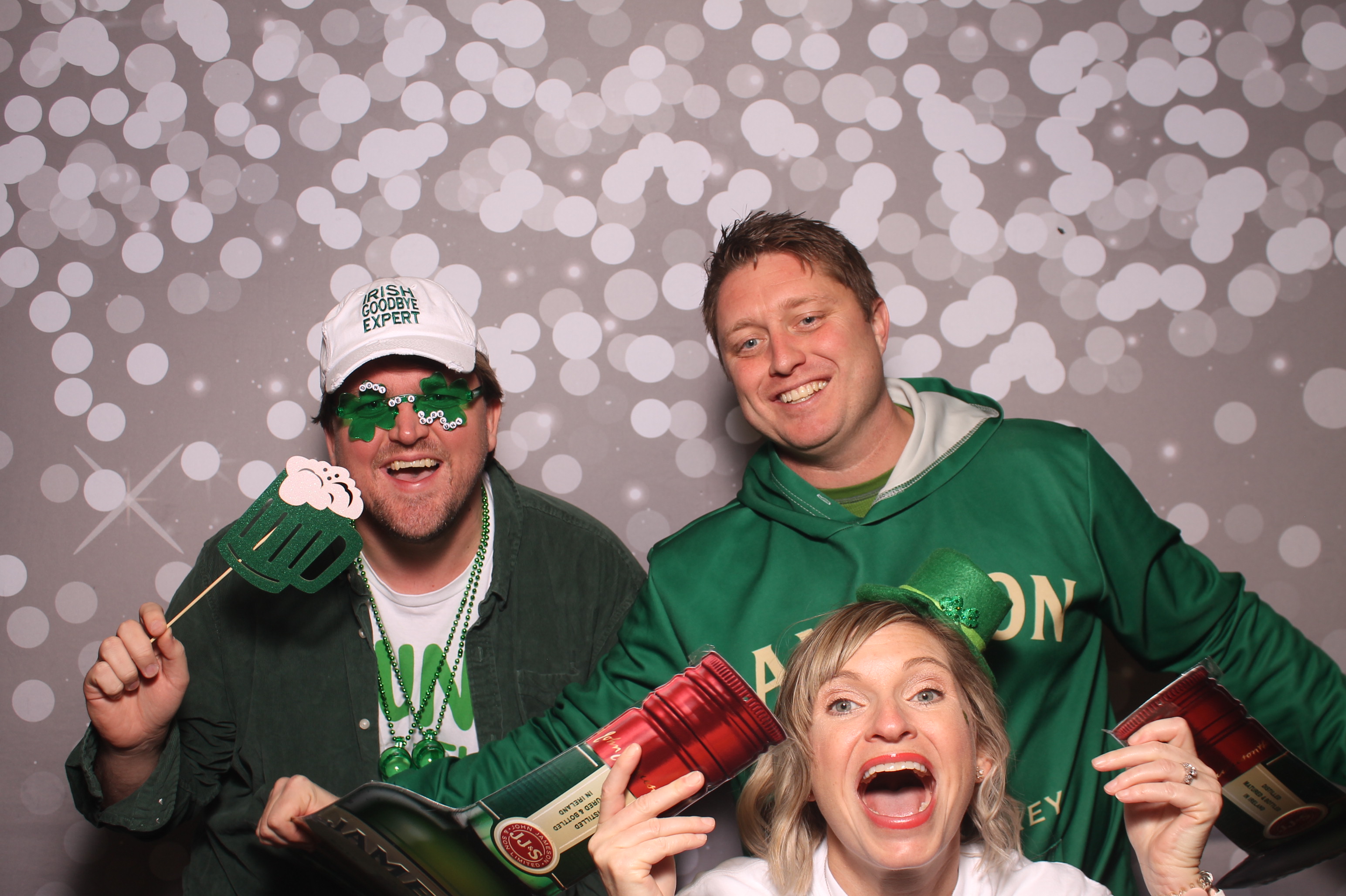 St Pattys Day at Molly Malone's | View more photos from the event at gallery.photoboothcincy.com/u/PhotoBoothCincy/St-Pattys-Day-at-Molly-Malones