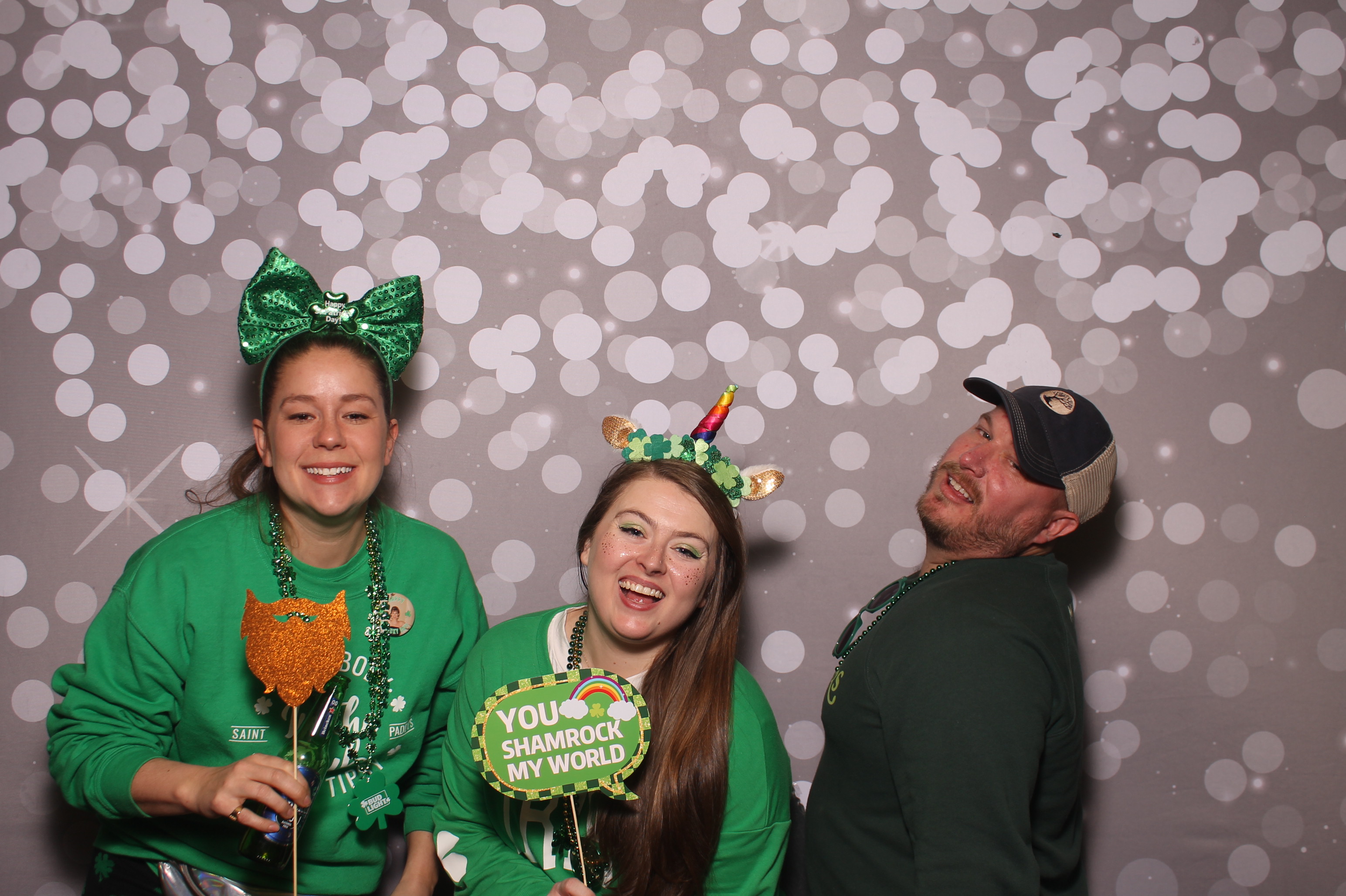 St Pattys Day at Molly Malone's | View more photos from the event at gallery.photoboothcincy.com/u/PhotoBoothCincy/St-Pattys-Day-at-Molly-Malones