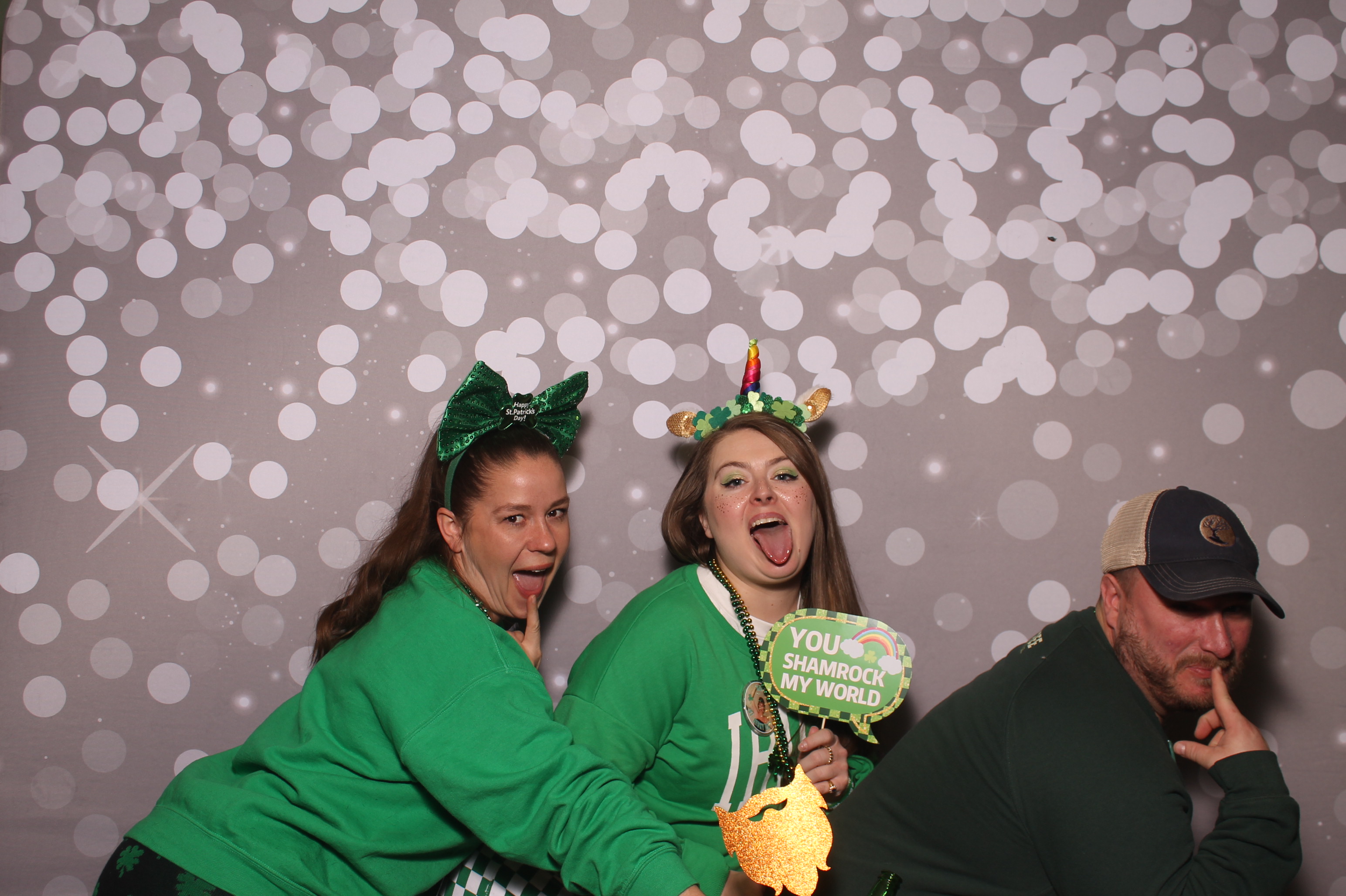St Pattys Day at Molly Malone's | View more photos from the event at gallery.photoboothcincy.com/u/PhotoBoothCincy/St-Pattys-Day-at-Molly-Malones