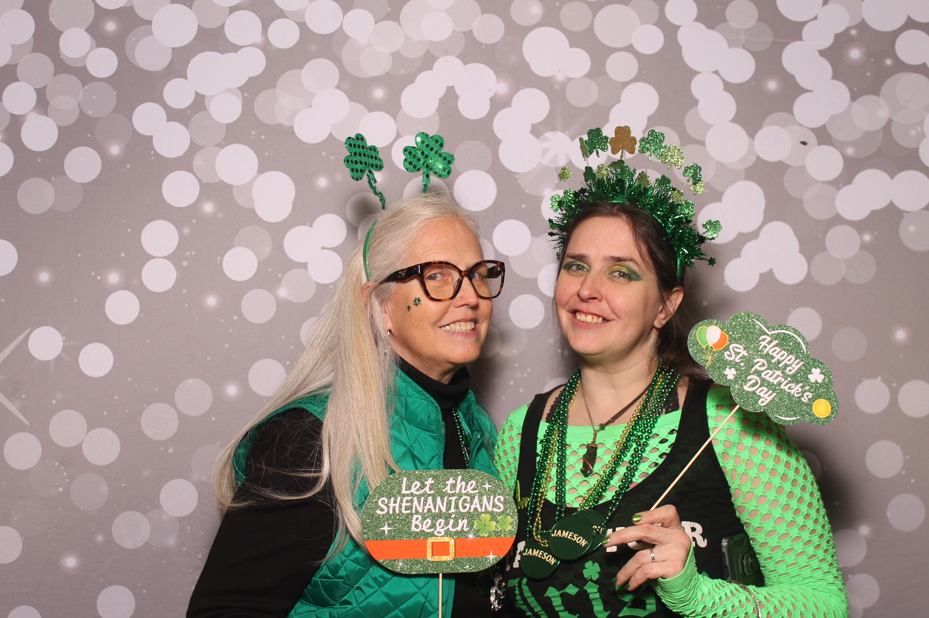 St Pattys Day at Molly Malone's | View more photos from the event at gallery.photoboothcincy.com/u/PhotoBoothCincy/St-Pattys-Day-at-Molly-Malones