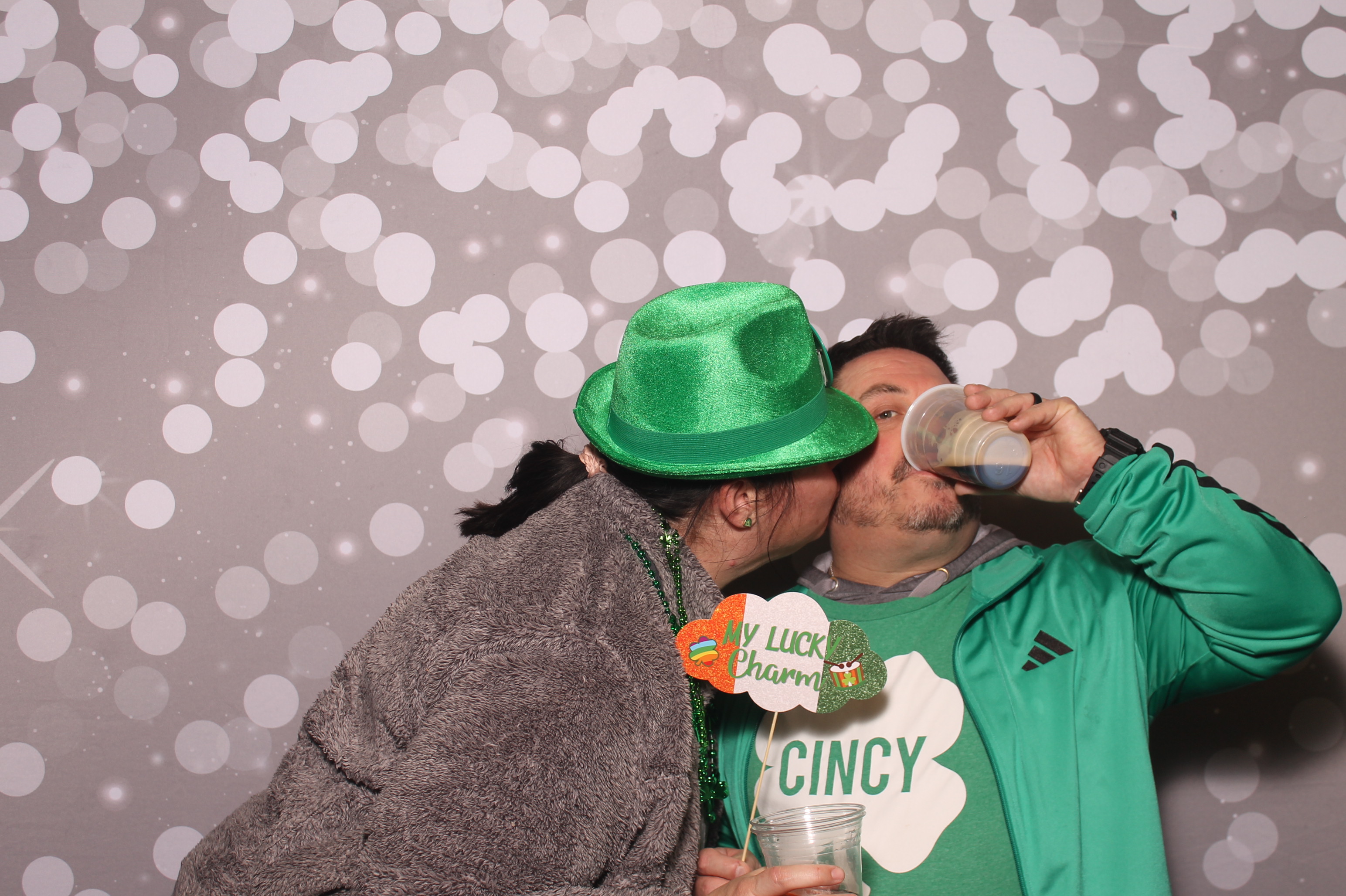St Pattys Day at Molly Malone's | View more photos from the event at gallery.photoboothcincy.com/u/PhotoBoothCincy/St-Pattys-Day-at-Molly-Malones