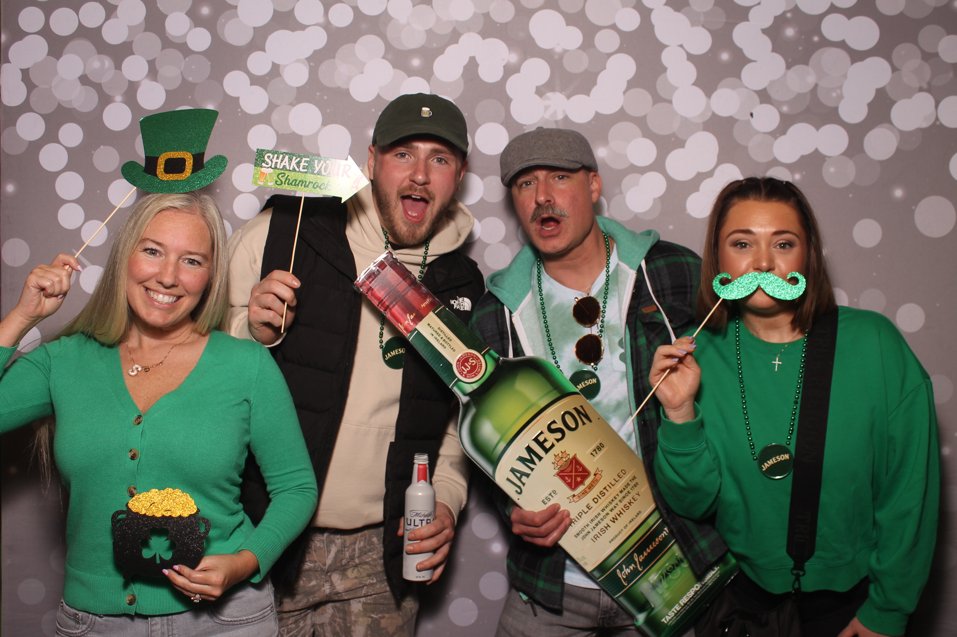St Pattys Day at Molly Malone's | View more photos from the event at gallery.photoboothcincy.com/u/PhotoBoothCincy/St-Pattys-Day-at-Molly-Malones