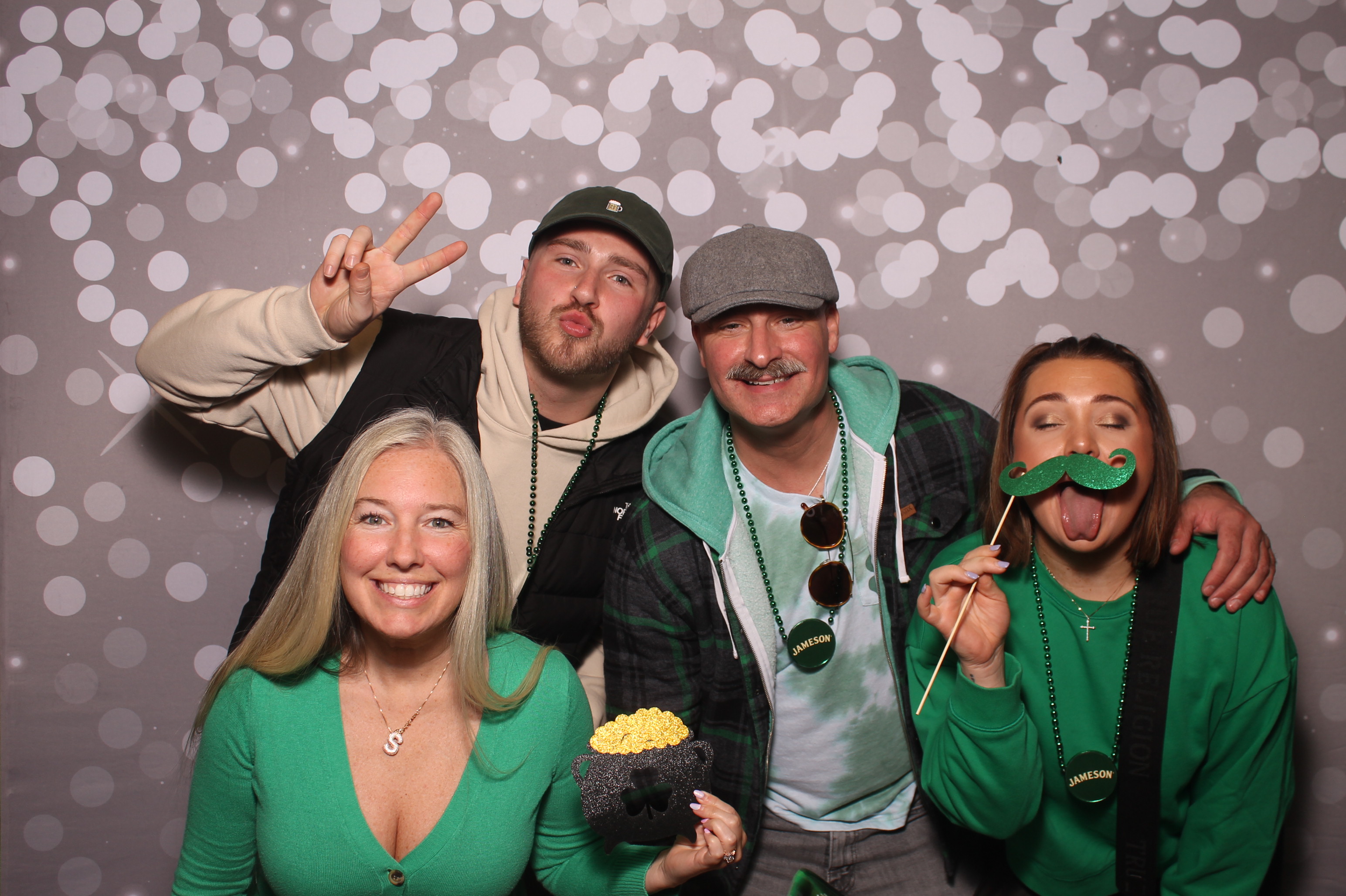 St Pattys Day at Molly Malone's | View more photos from the event at gallery.photoboothcincy.com/u/PhotoBoothCincy/St-Pattys-Day-at-Molly-Malones