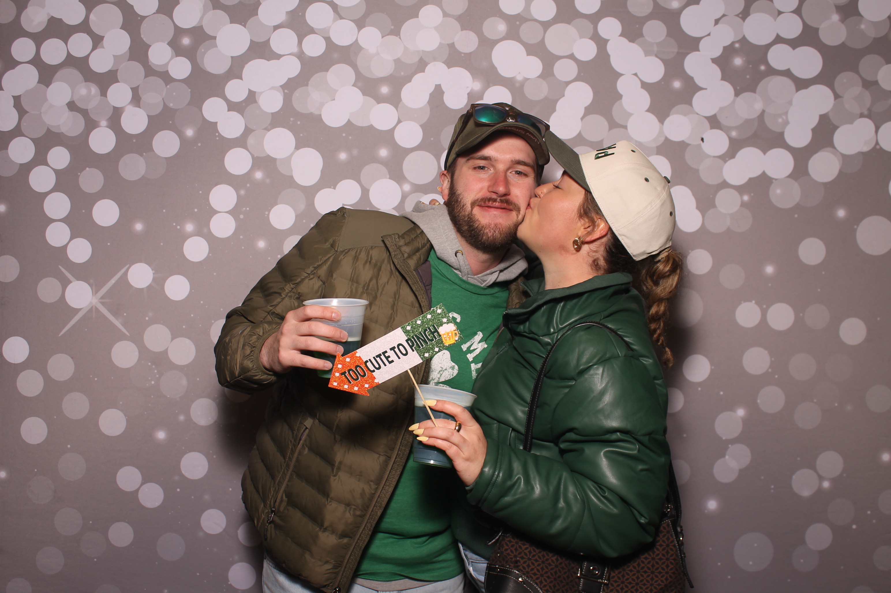 St Pattys Day at Molly Malone's | View more photos from the event at gallery.photoboothcincy.com/u/PhotoBoothCincy/St-Pattys-Day-at-Molly-Malones