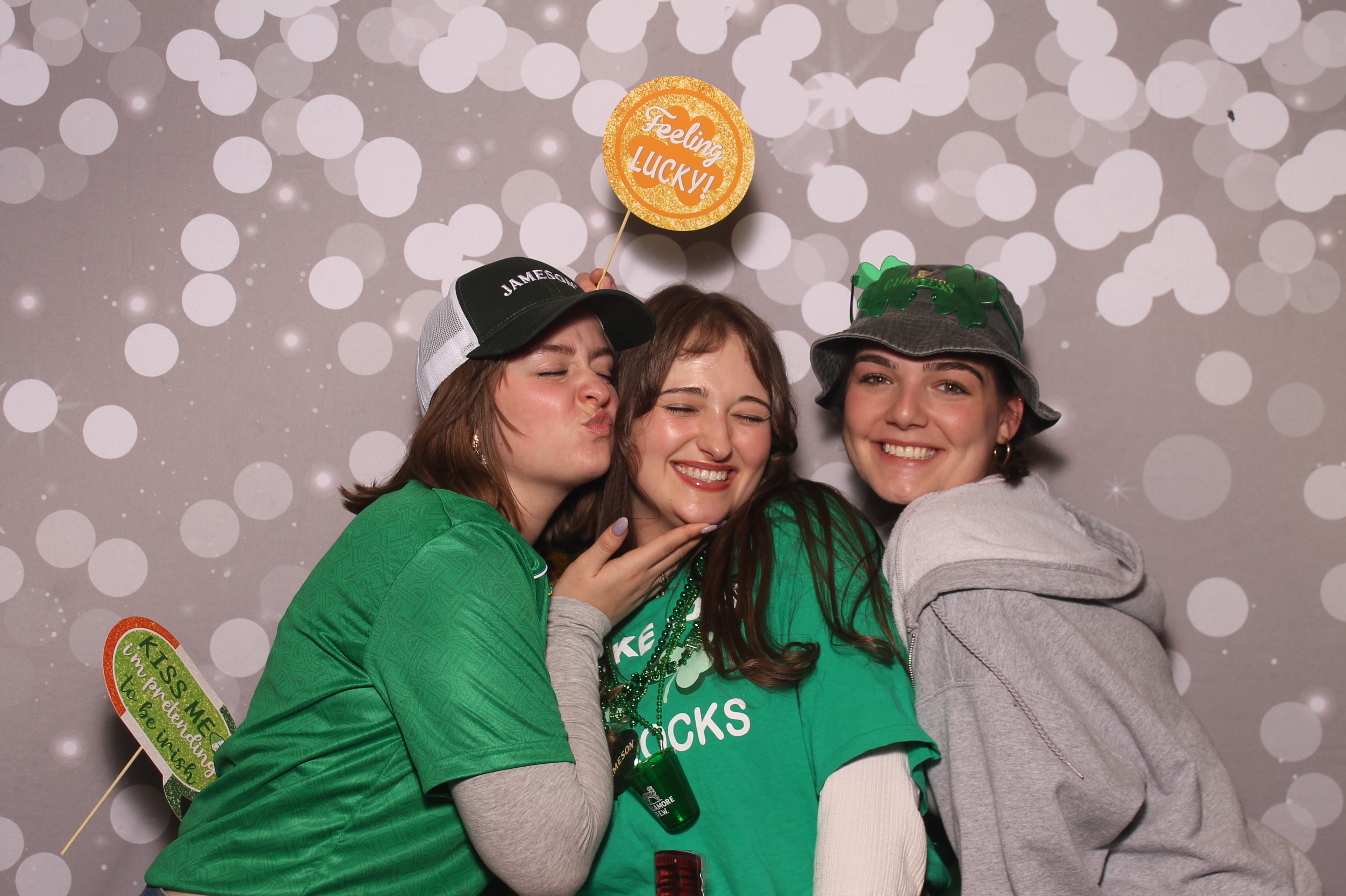 St Pattys Day at Molly Malone's | View more photos from the event at gallery.photoboothcincy.com/u/PhotoBoothCincy/St-Pattys-Day-at-Molly-Malones