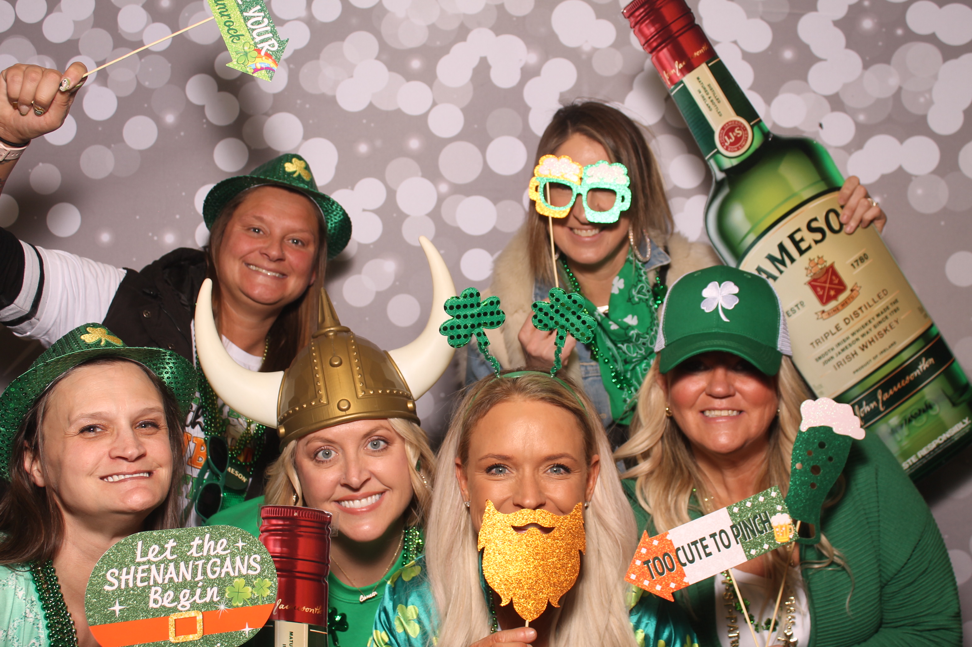 St Pattys Day at Molly Malone's | View more photos from the event at gallery.photoboothcincy.com/u/PhotoBoothCincy/St-Pattys-Day-at-Molly-Malones