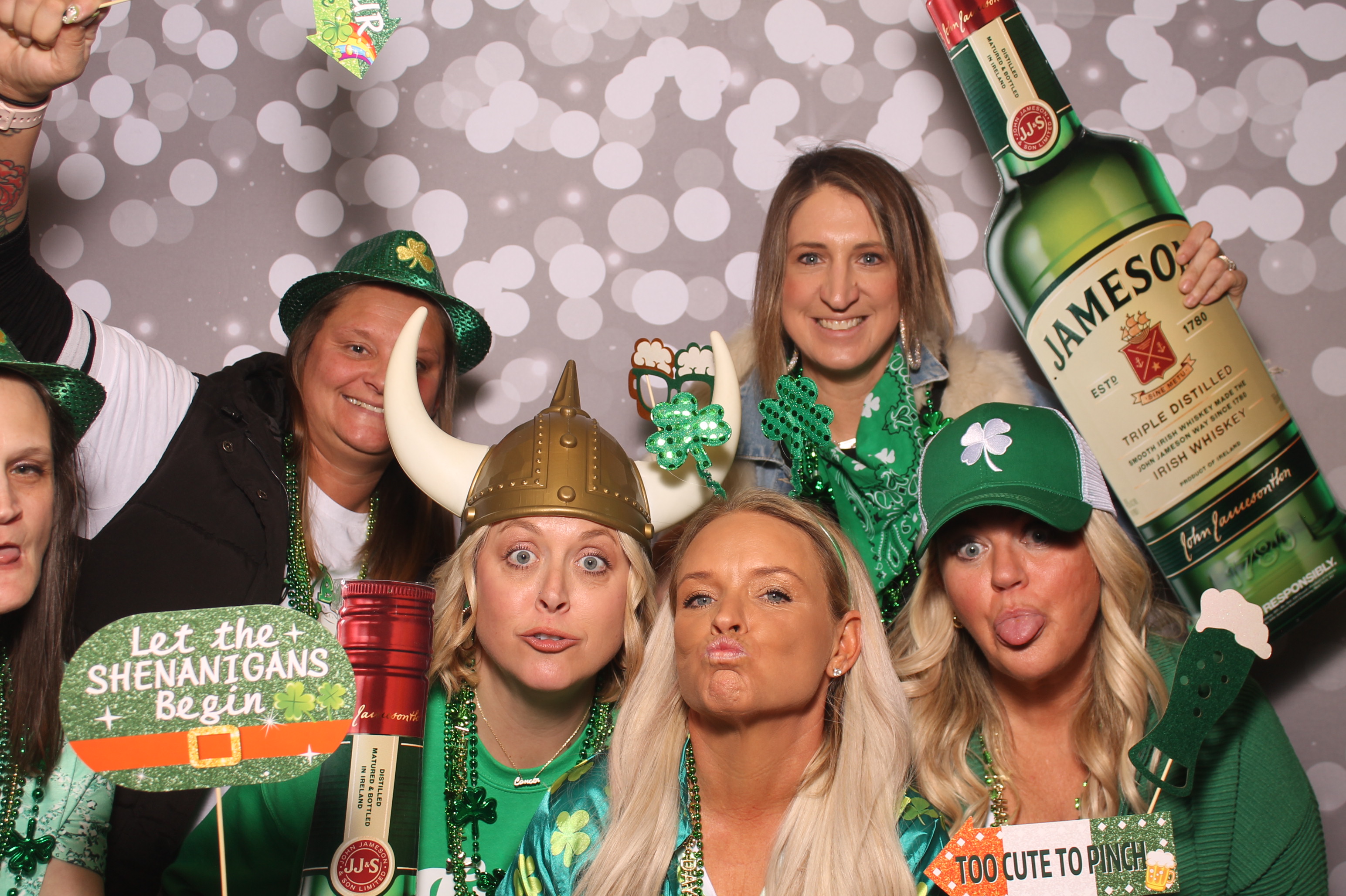 St Pattys Day at Molly Malone's | View more photos from the event at gallery.photoboothcincy.com/u/PhotoBoothCincy/St-Pattys-Day-at-Molly-Malones