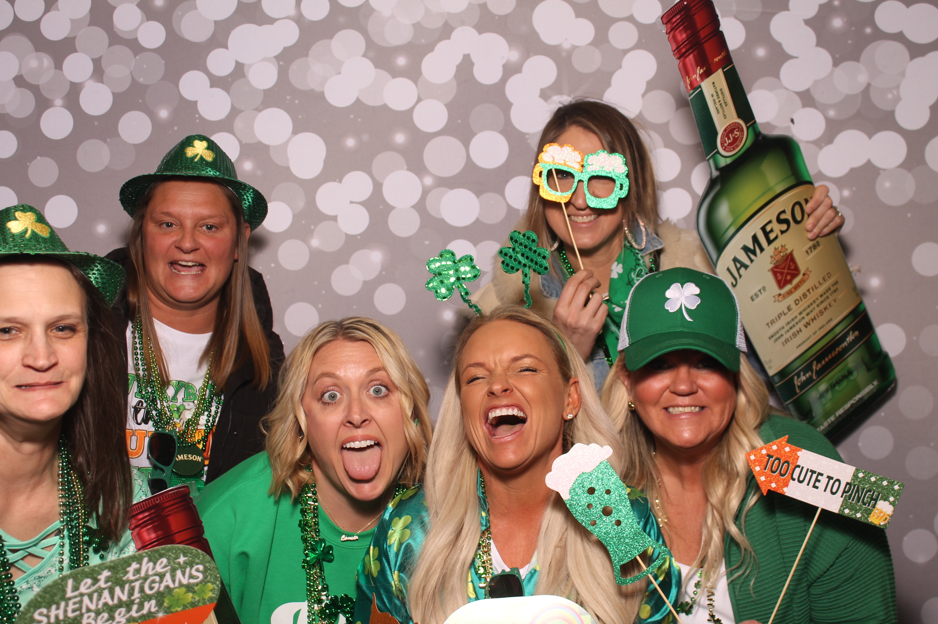 St Pattys Day at Molly Malone's | View more photos from the event at gallery.photoboothcincy.com/u/PhotoBoothCincy/St-Pattys-Day-at-Molly-Malones