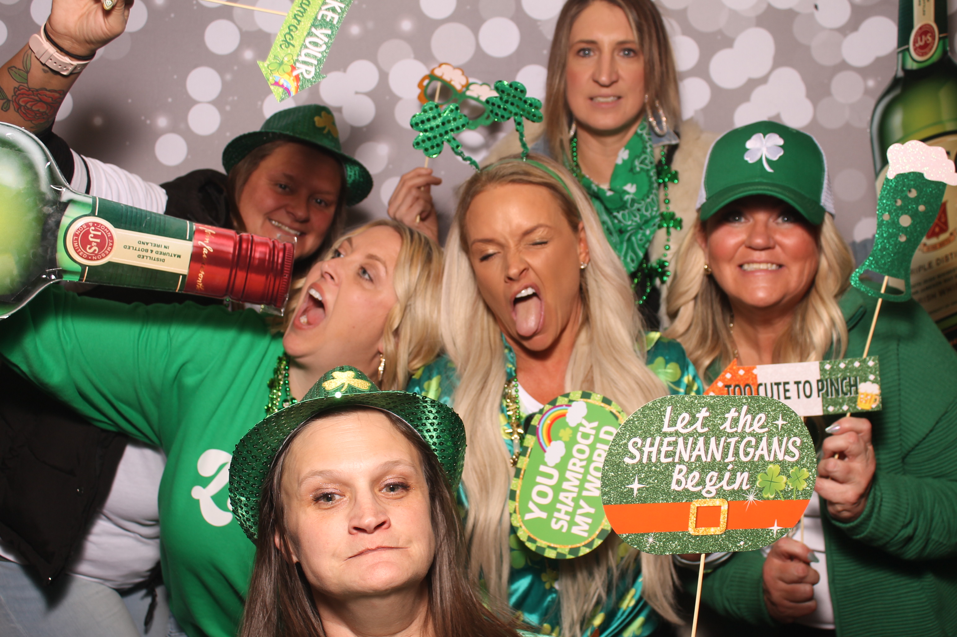 St Pattys Day at Molly Malone's | View more photos from the event at gallery.photoboothcincy.com/u/PhotoBoothCincy/St-Pattys-Day-at-Molly-Malones