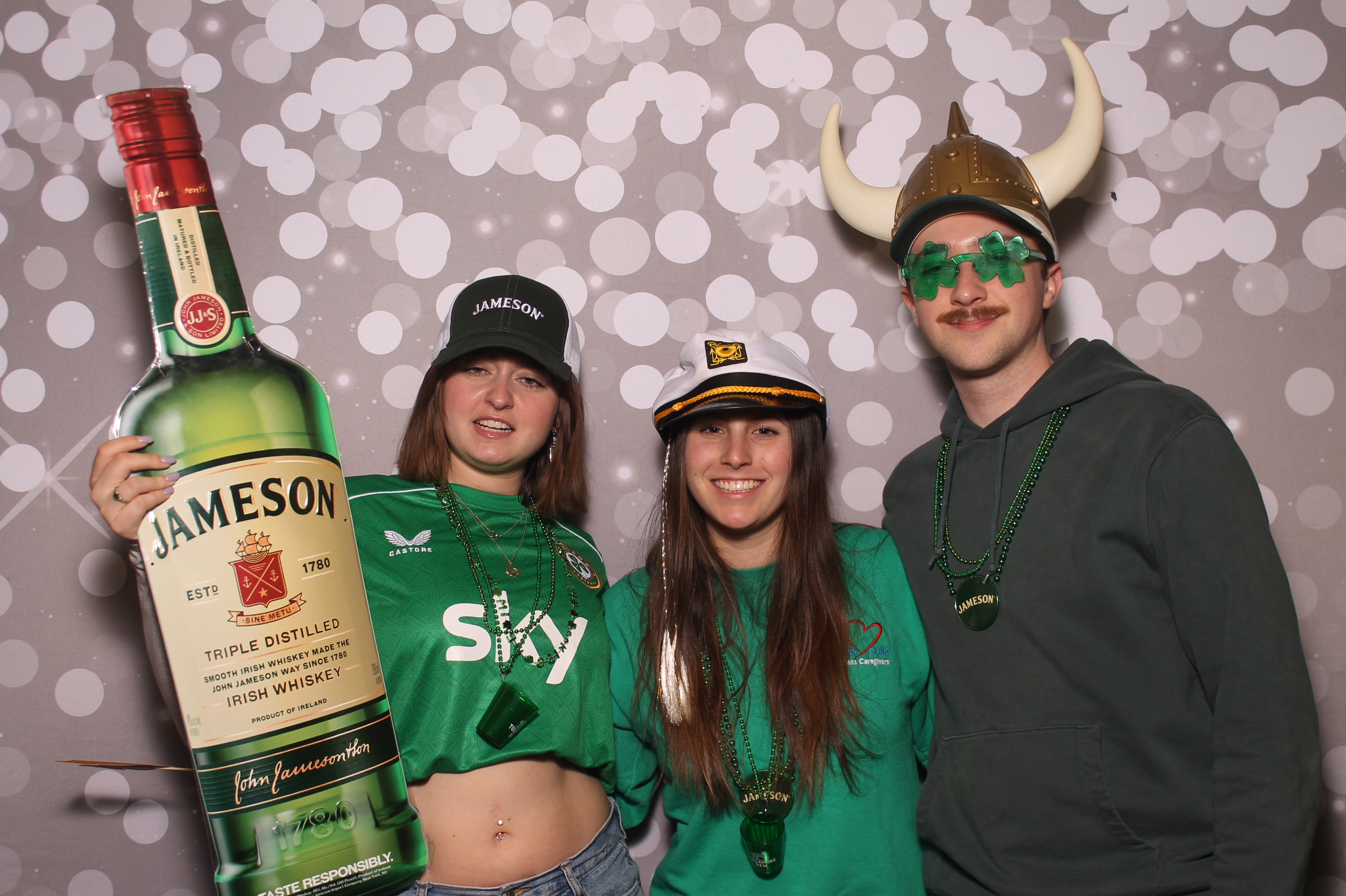 St Pattys Day at Molly Malone's | View more photos from the event at gallery.photoboothcincy.com/u/PhotoBoothCincy/St-Pattys-Day-at-Molly-Malones
