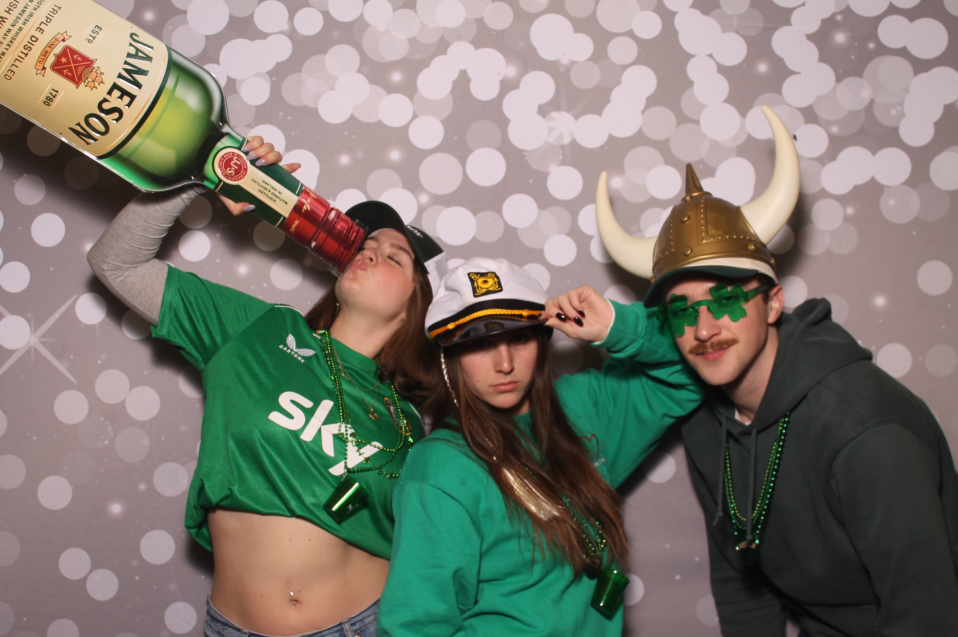 St Pattys Day at Molly Malone's | View more photos from the event at gallery.photoboothcincy.com/u/PhotoBoothCincy/St-Pattys-Day-at-Molly-Malones