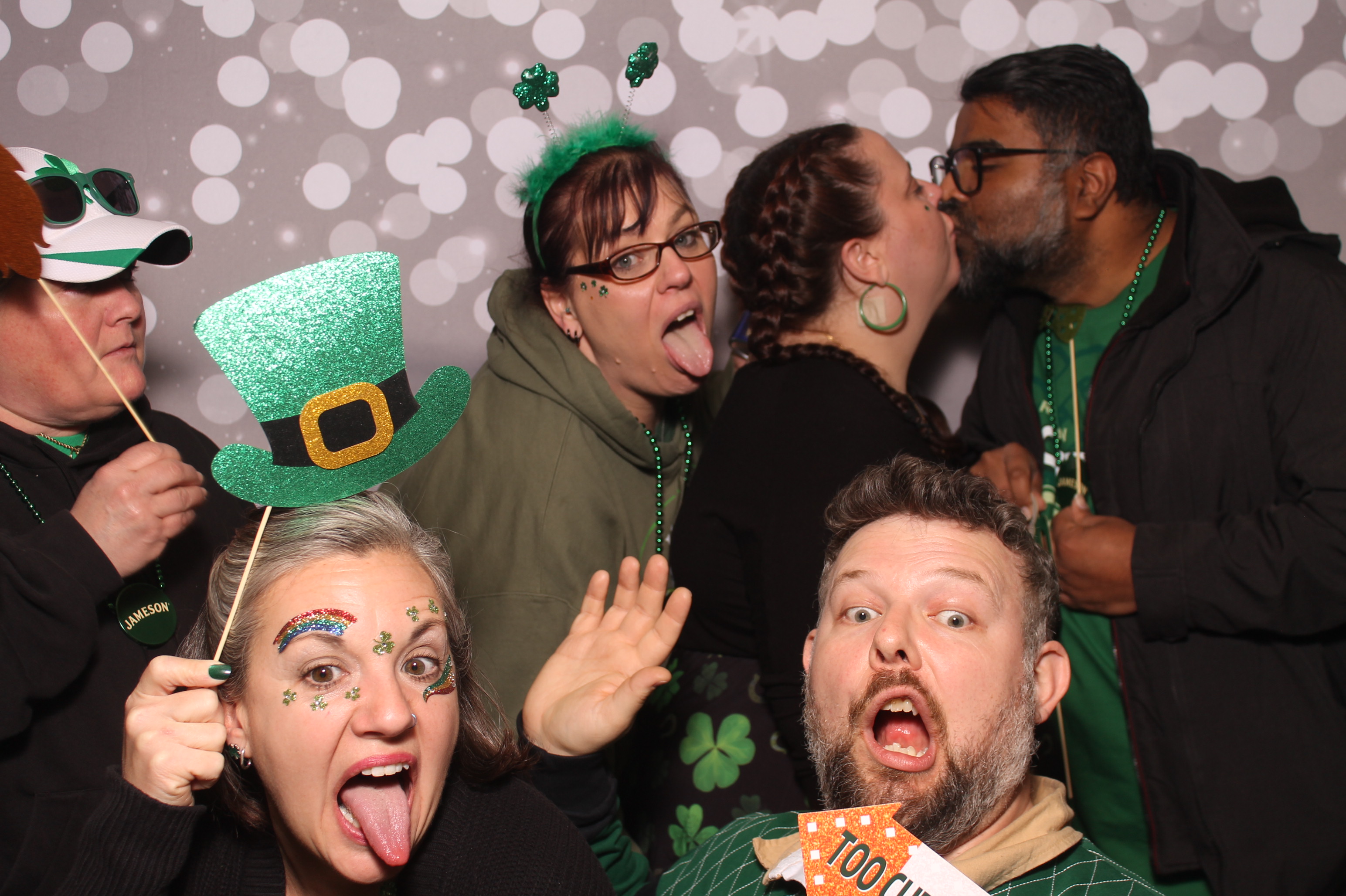 St Pattys Day at Molly Malone's | View more photos from the event at gallery.photoboothcincy.com/u/PhotoBoothCincy/St-Pattys-Day-at-Molly-Malones