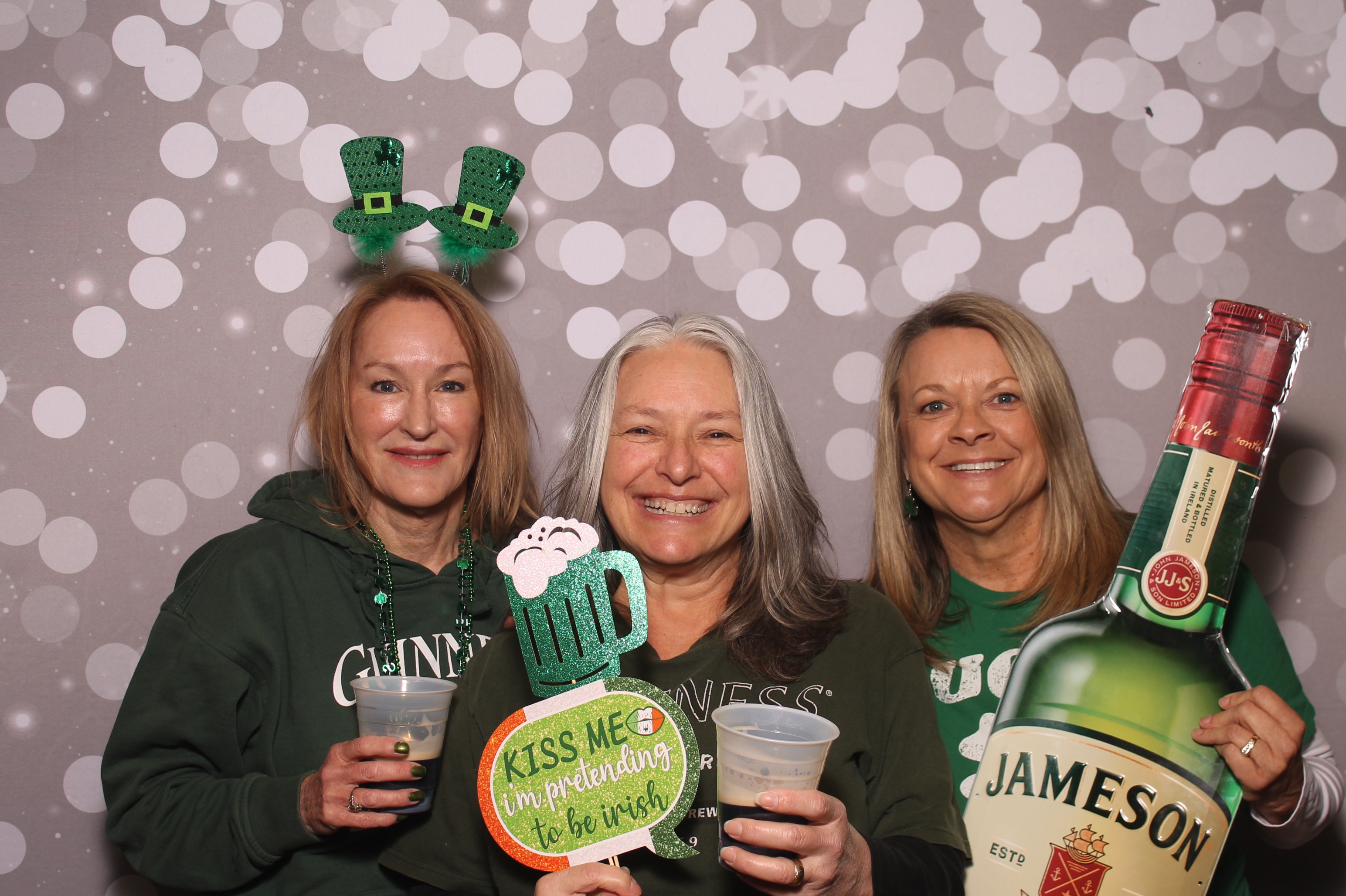 St Pattys Day at Molly Malone's | View more photos from the event at gallery.photoboothcincy.com/u/PhotoBoothCincy/St-Pattys-Day-at-Molly-Malones