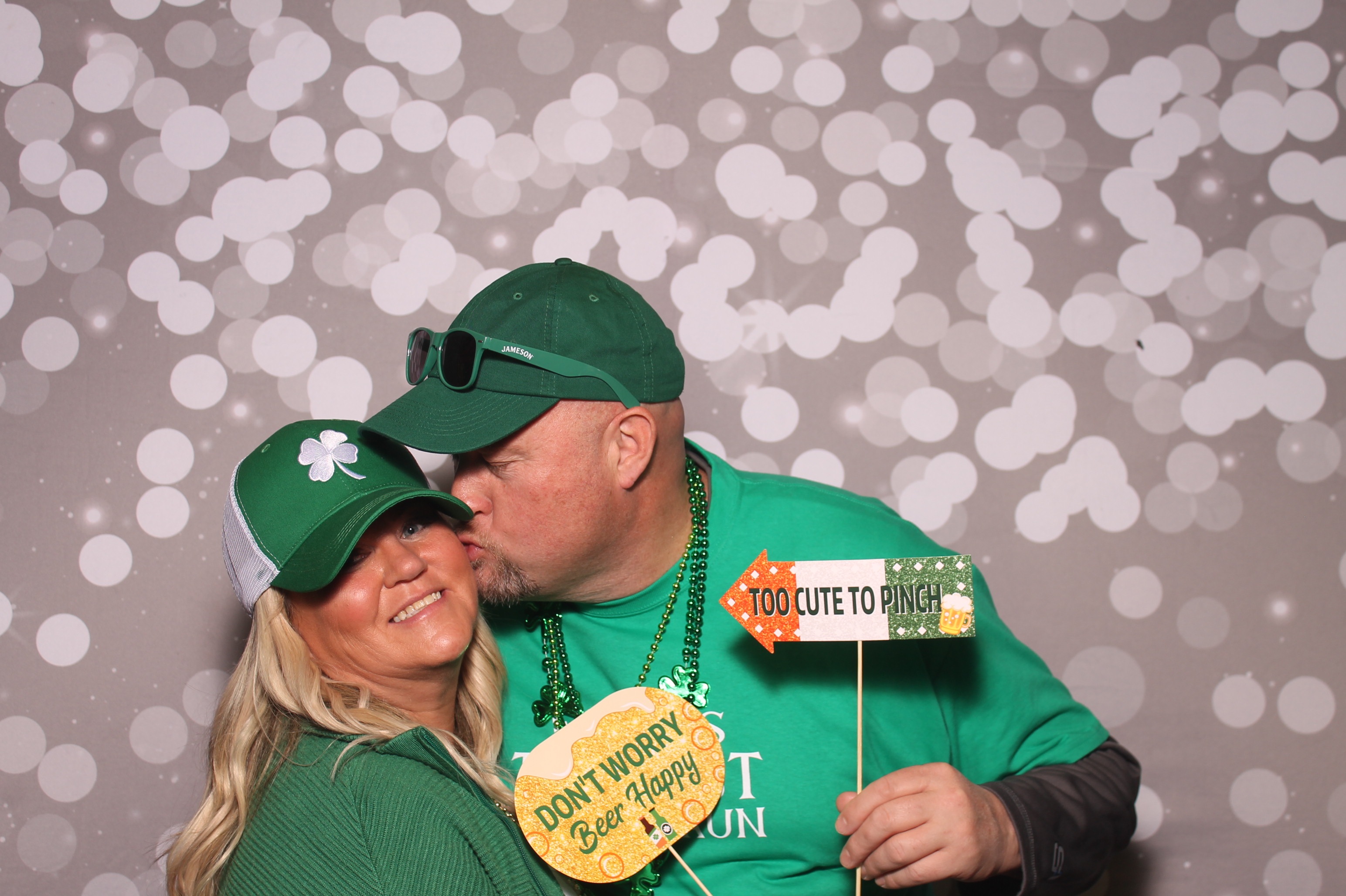 St Pattys Day at Molly Malone's | View more photos from the event at gallery.photoboothcincy.com/u/PhotoBoothCincy/St-Pattys-Day-at-Molly-Malones
