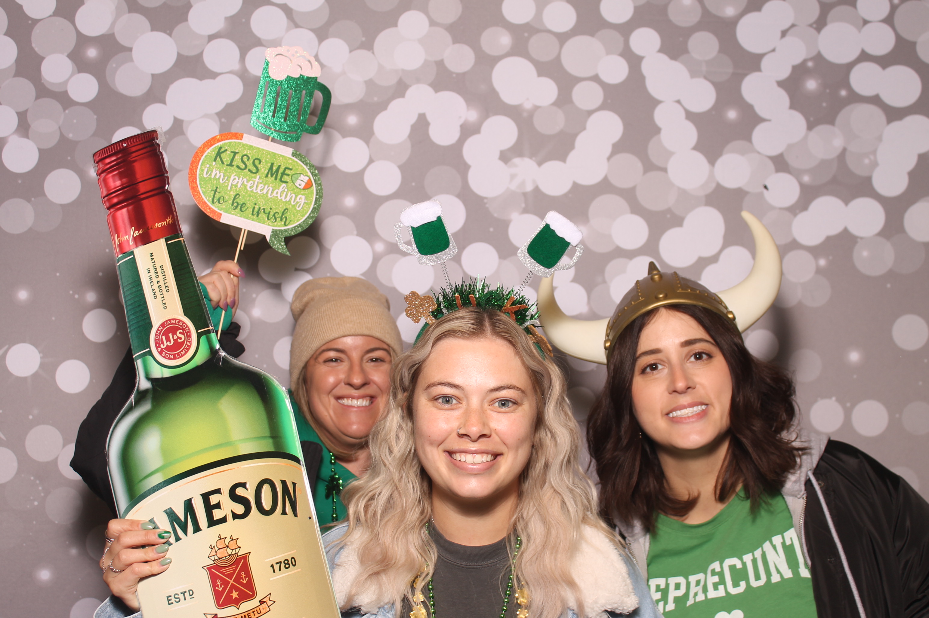 St Pattys Day at Molly Malone's | View more photos from the event at gallery.photoboothcincy.com/u/PhotoBoothCincy/St-Pattys-Day-at-Molly-Malones