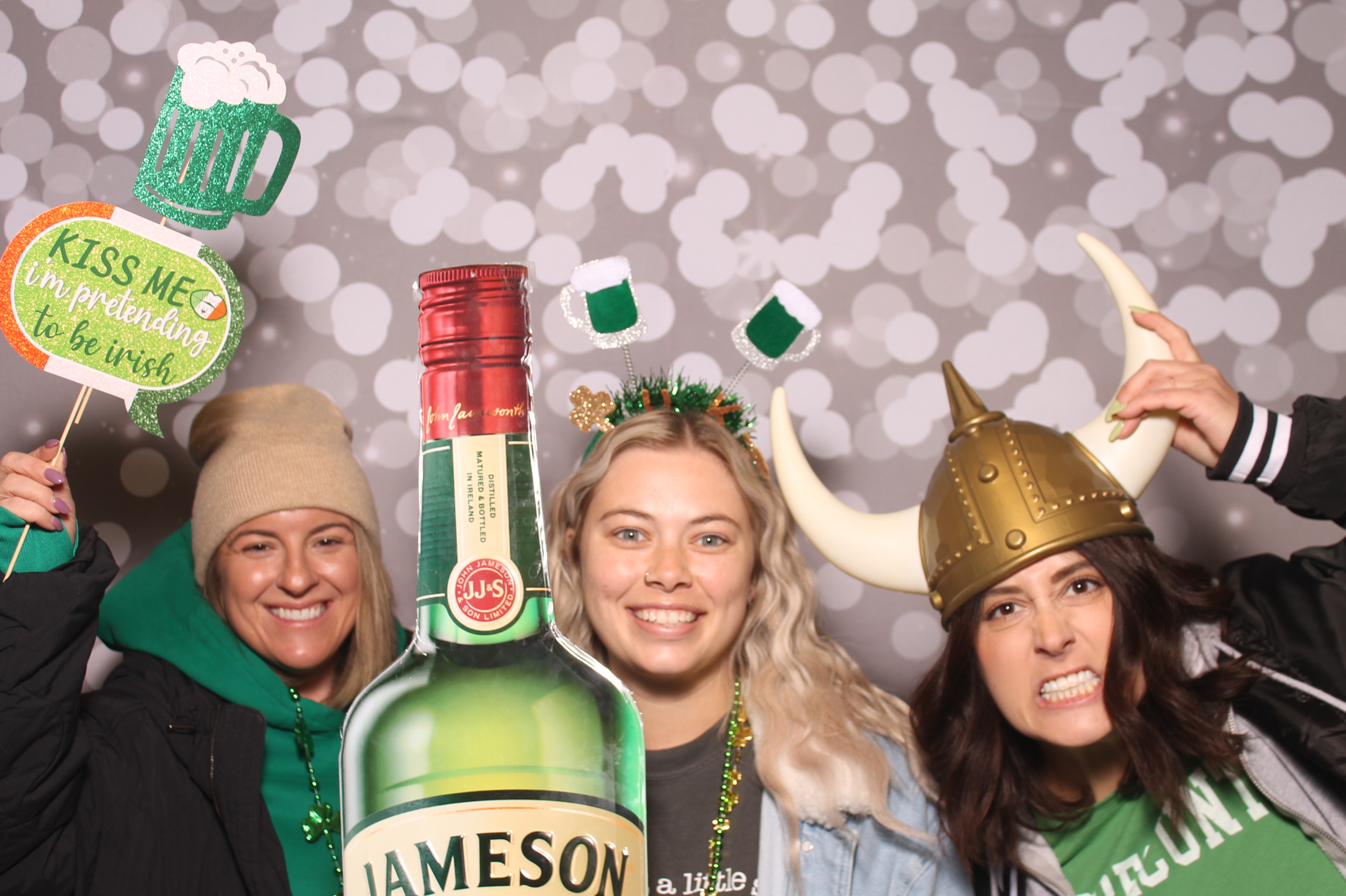 St Pattys Day at Molly Malone's | View more photos from the event at gallery.photoboothcincy.com/u/PhotoBoothCincy/St-Pattys-Day-at-Molly-Malones