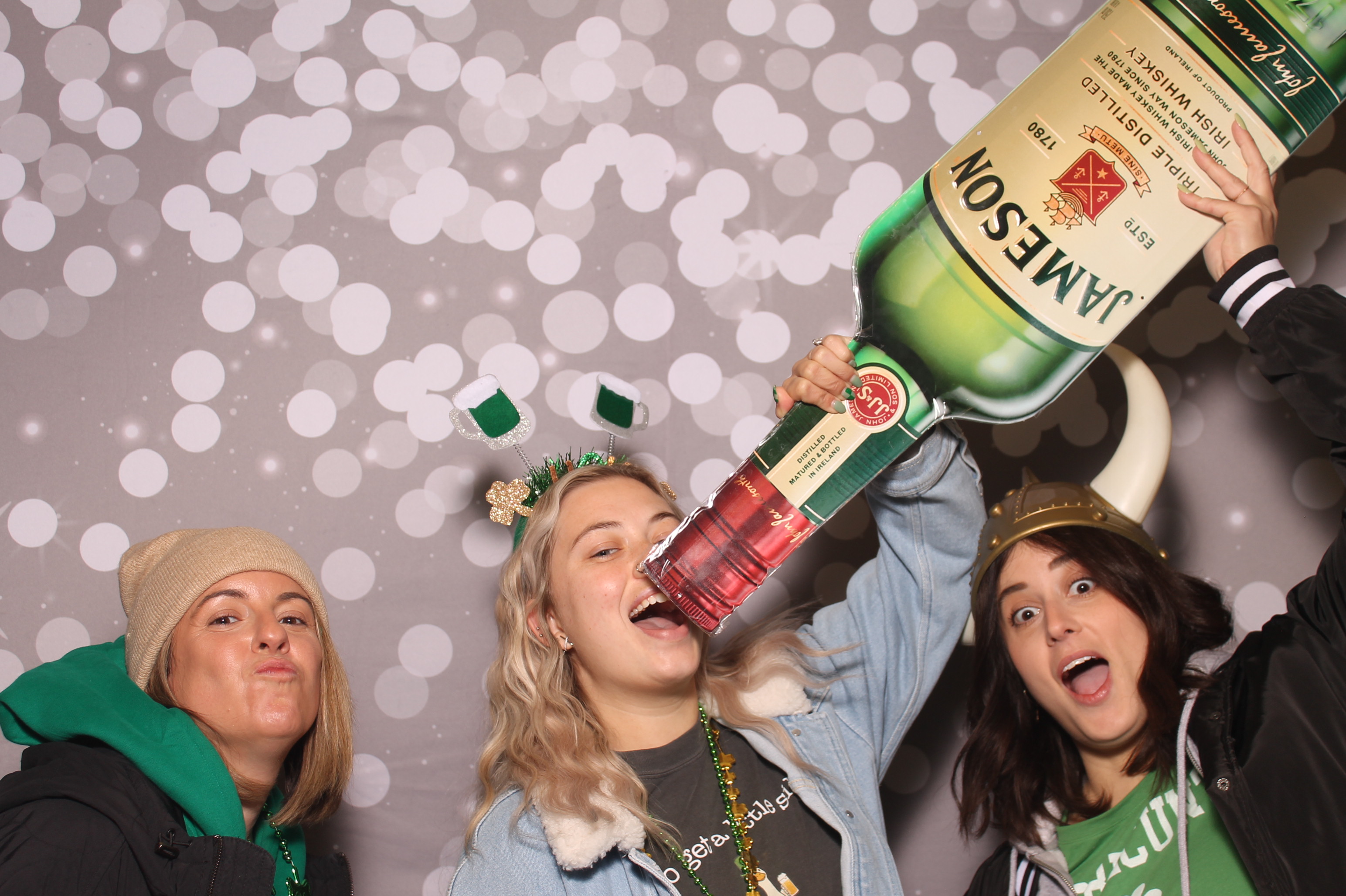 St Pattys Day at Molly Malone's | View more photos from the event at gallery.photoboothcincy.com/u/PhotoBoothCincy/St-Pattys-Day-at-Molly-Malones