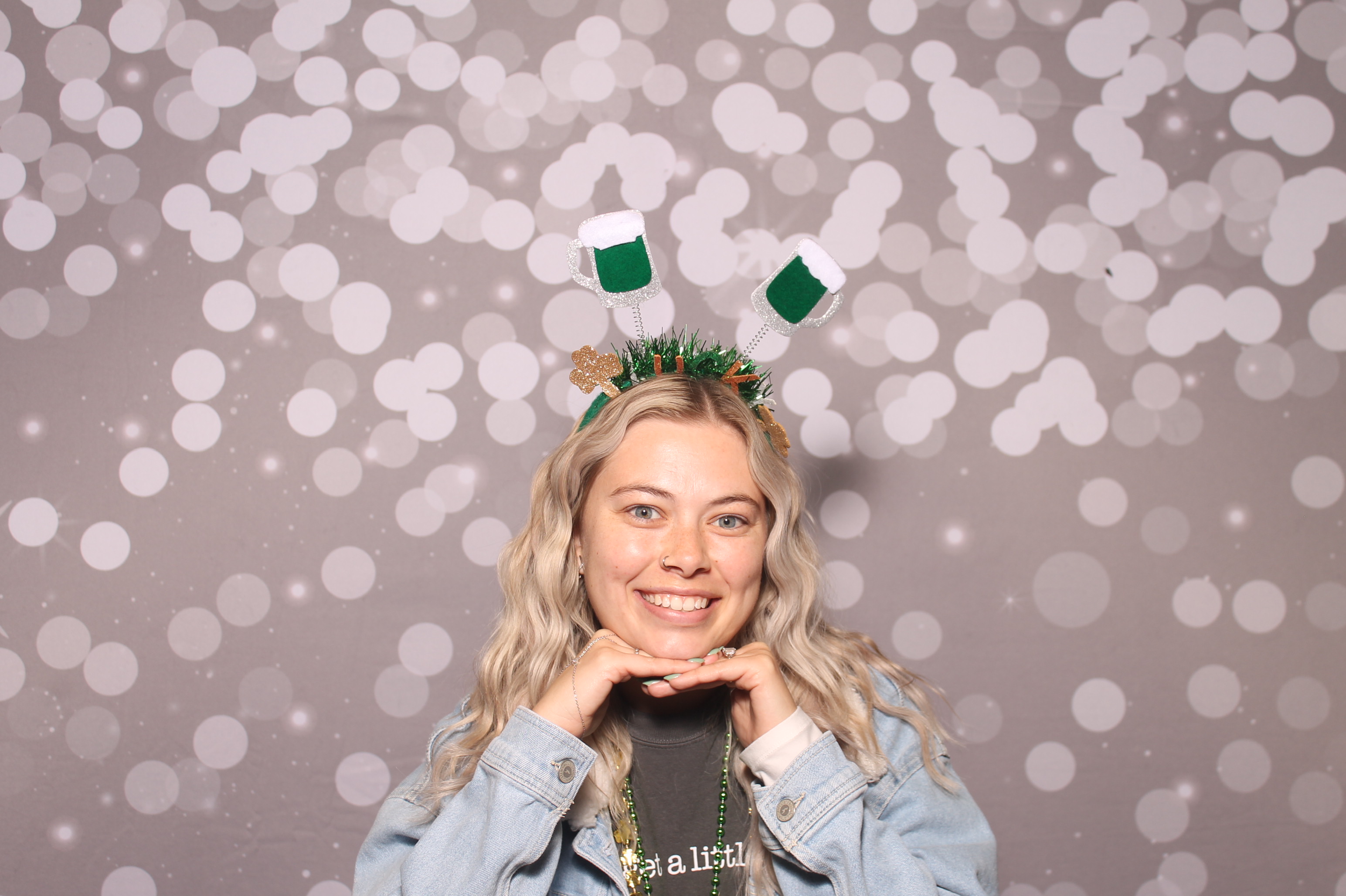 St Pattys Day at Molly Malone's | View more photos from the event at gallery.photoboothcincy.com/u/PhotoBoothCincy/St-Pattys-Day-at-Molly-Malones
