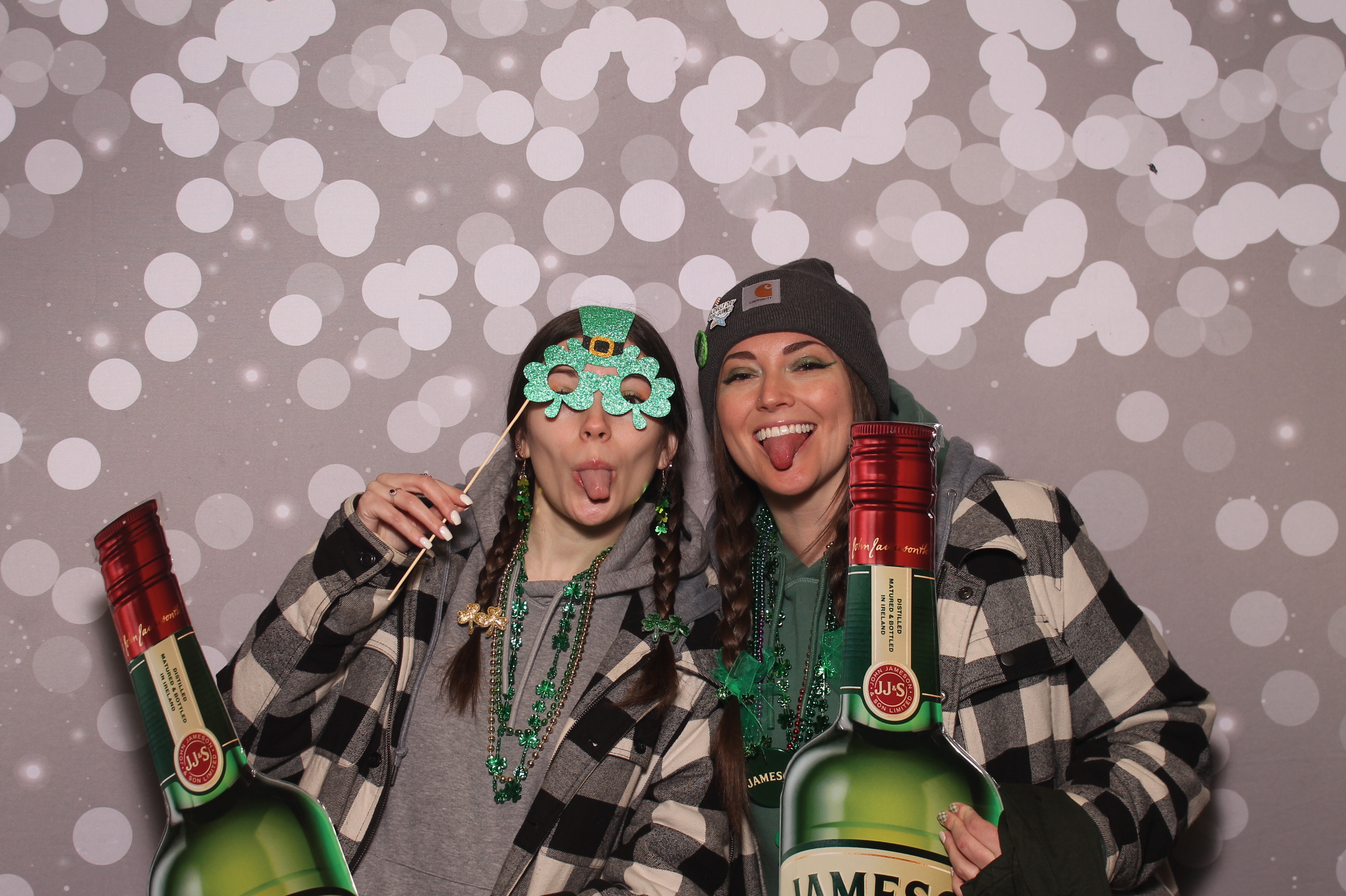 St Pattys Day at Molly Malone's | View more photos from the event at gallery.photoboothcincy.com/u/PhotoBoothCincy/St-Pattys-Day-at-Molly-Malones