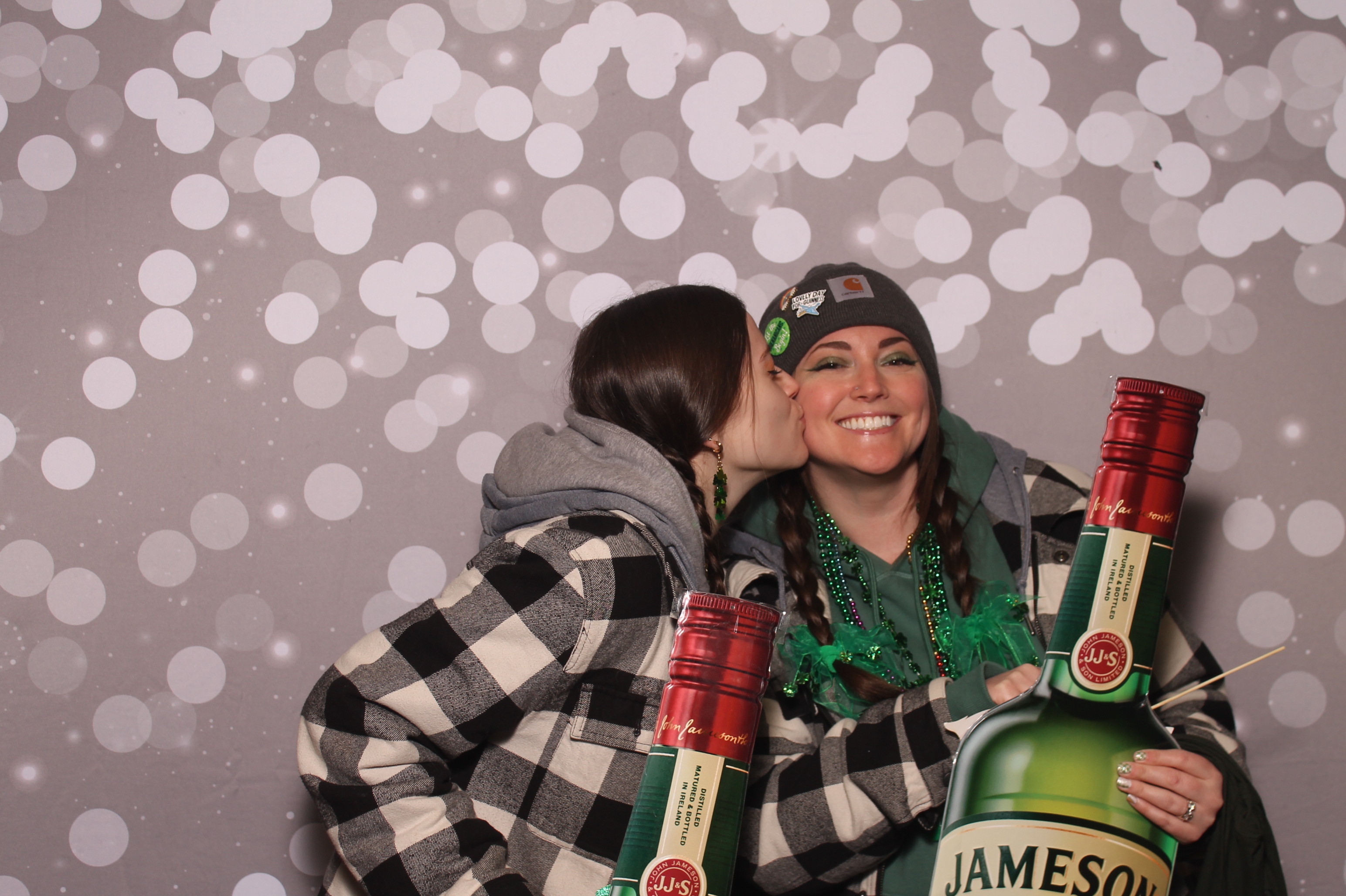 St Pattys Day at Molly Malone's | View more photos from the event at gallery.photoboothcincy.com/u/PhotoBoothCincy/St-Pattys-Day-at-Molly-Malones