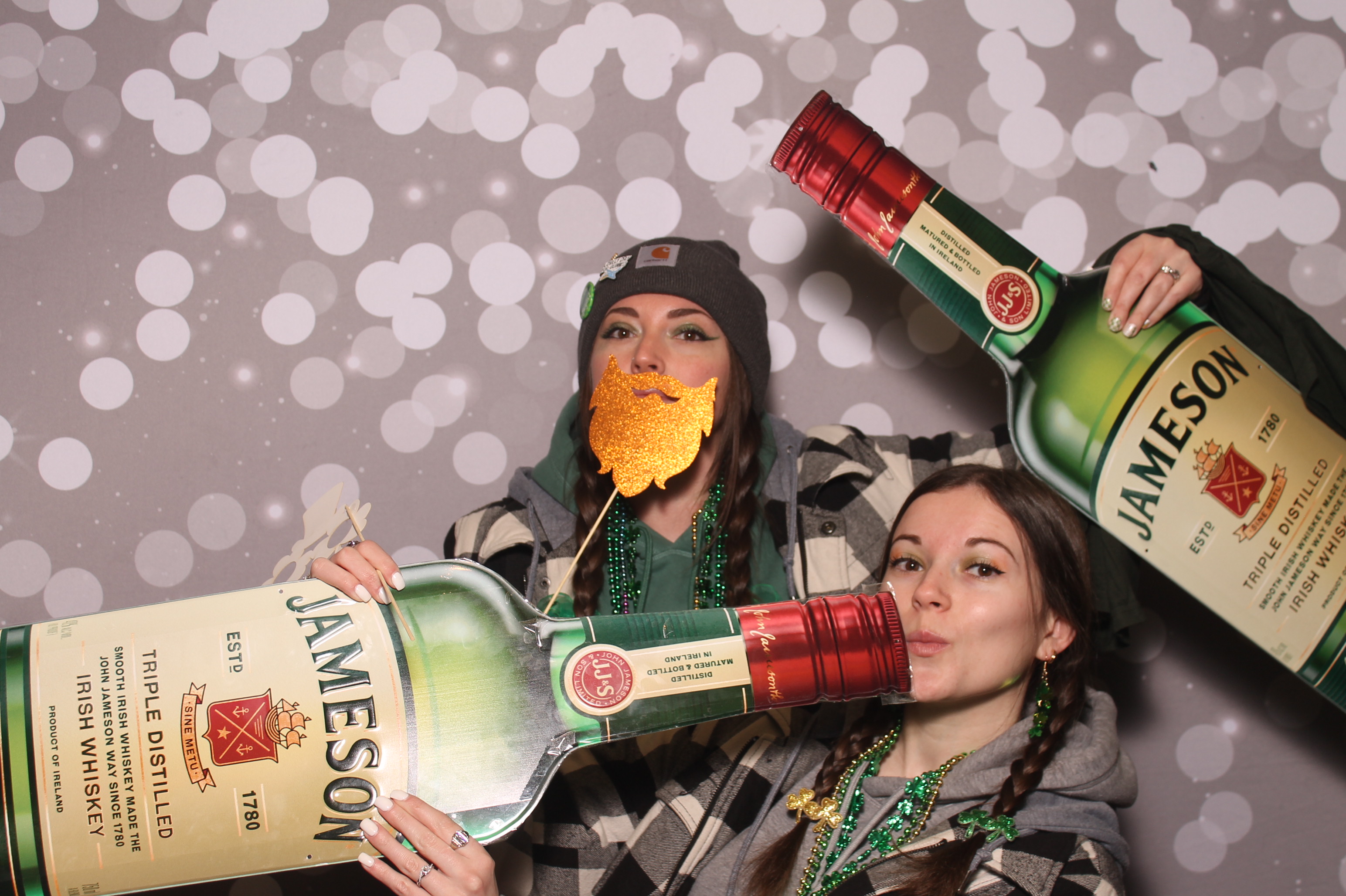 St Pattys Day at Molly Malone's | View more photos from the event at gallery.photoboothcincy.com/u/PhotoBoothCincy/St-Pattys-Day-at-Molly-Malones