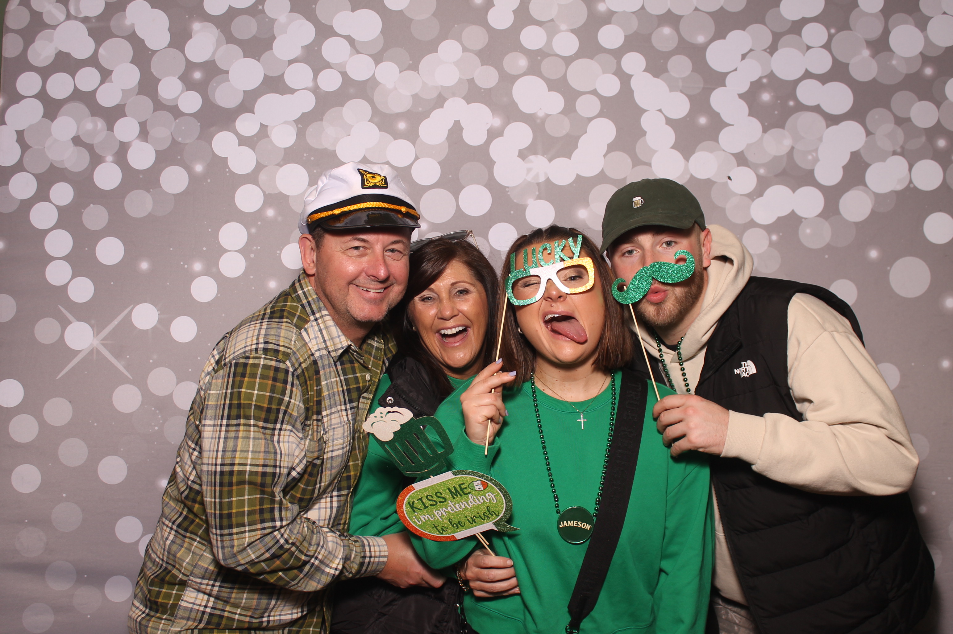 St Pattys Day at Molly Malone's | View more photos from the event at gallery.photoboothcincy.com/u/PhotoBoothCincy/St-Pattys-Day-at-Molly-Malones