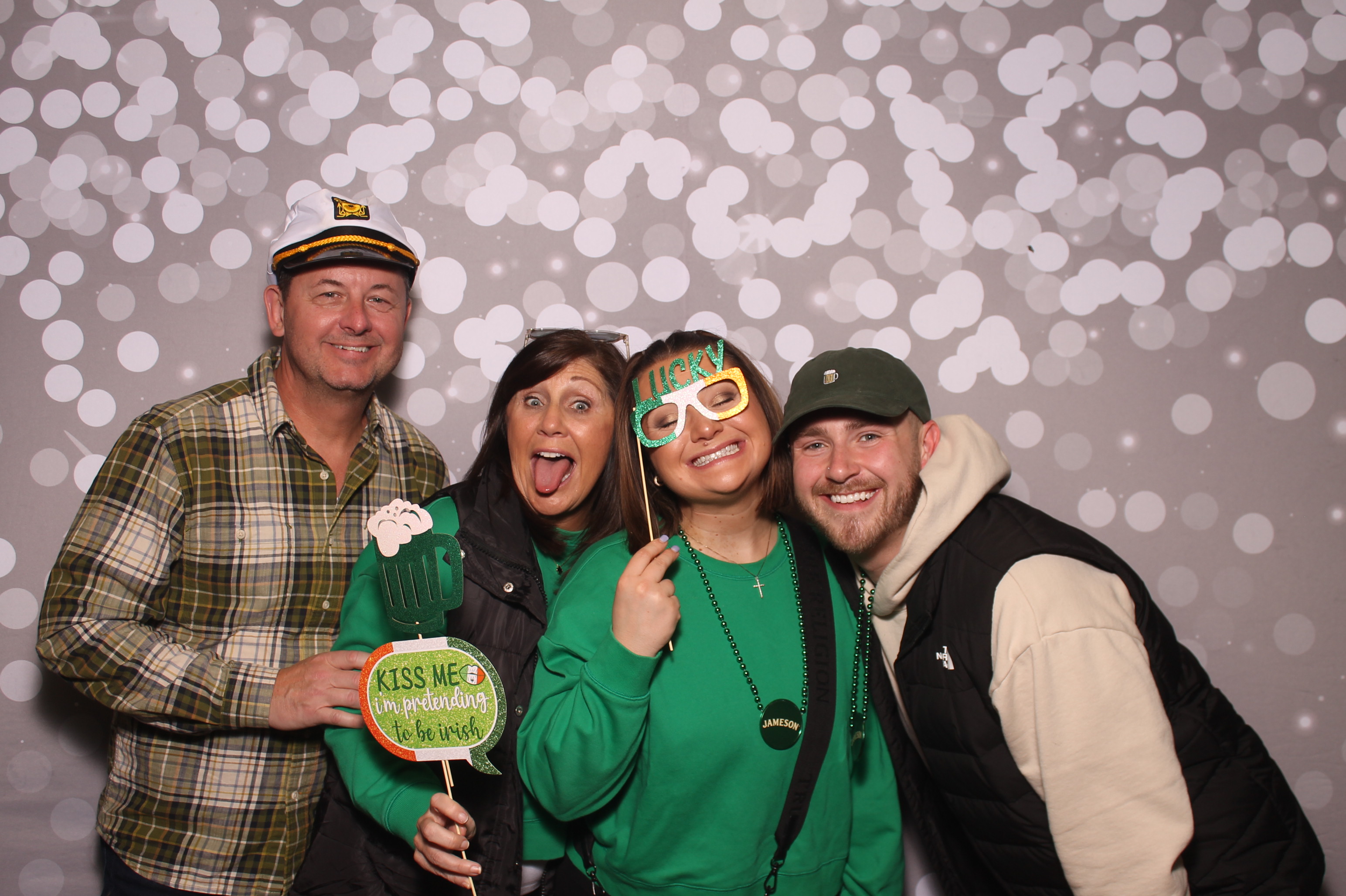 St Pattys Day at Molly Malone's | View more photos from the event at gallery.photoboothcincy.com/u/PhotoBoothCincy/St-Pattys-Day-at-Molly-Malones