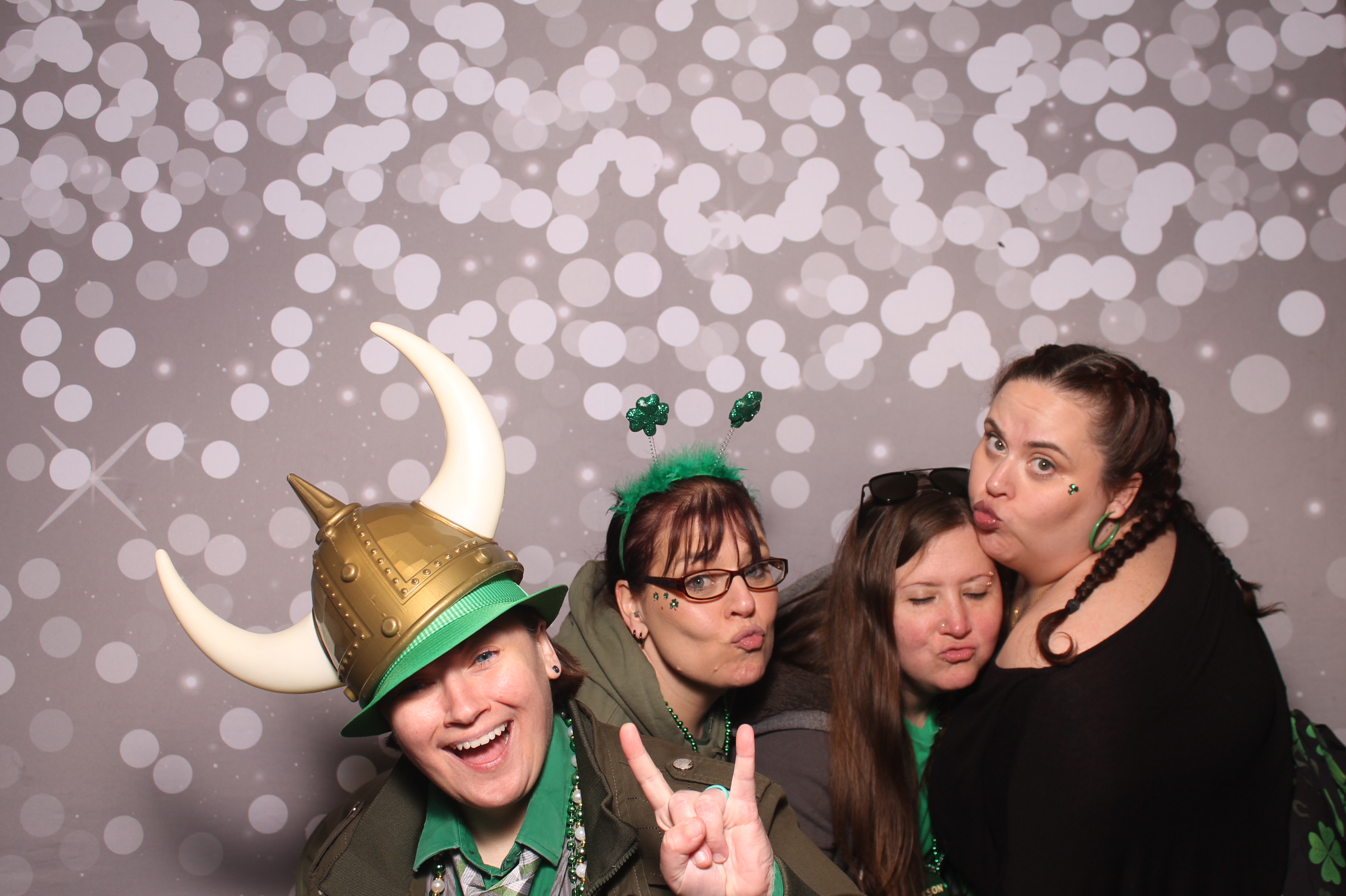 St Pattys Day at Molly Malone's | View more photos from the event at gallery.photoboothcincy.com/u/PhotoBoothCincy/St-Pattys-Day-at-Molly-Malones
