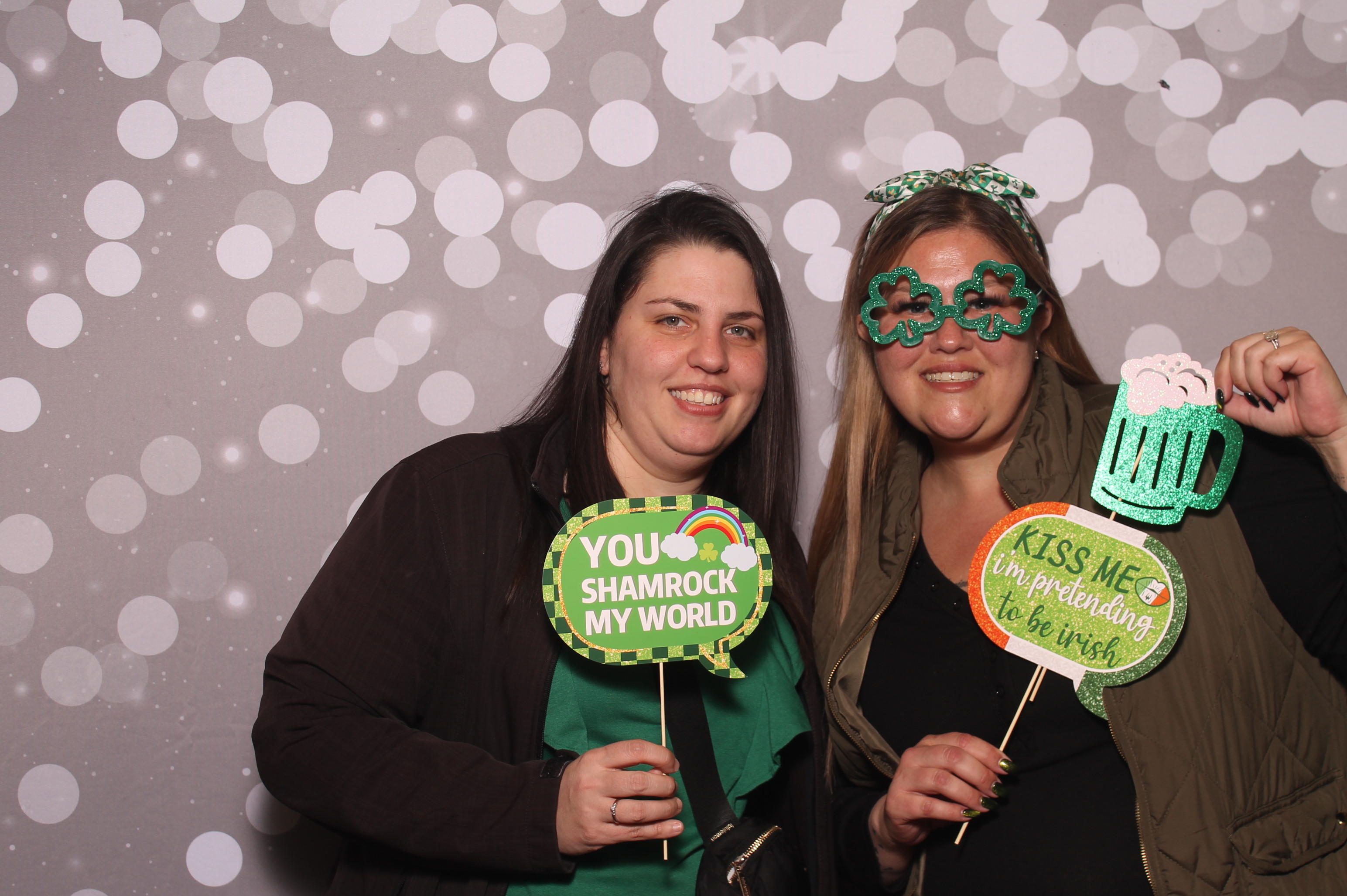 St Pattys Day at Molly Malone's | View more photos from the event at gallery.photoboothcincy.com/u/PhotoBoothCincy/St-Pattys-Day-at-Molly-Malones