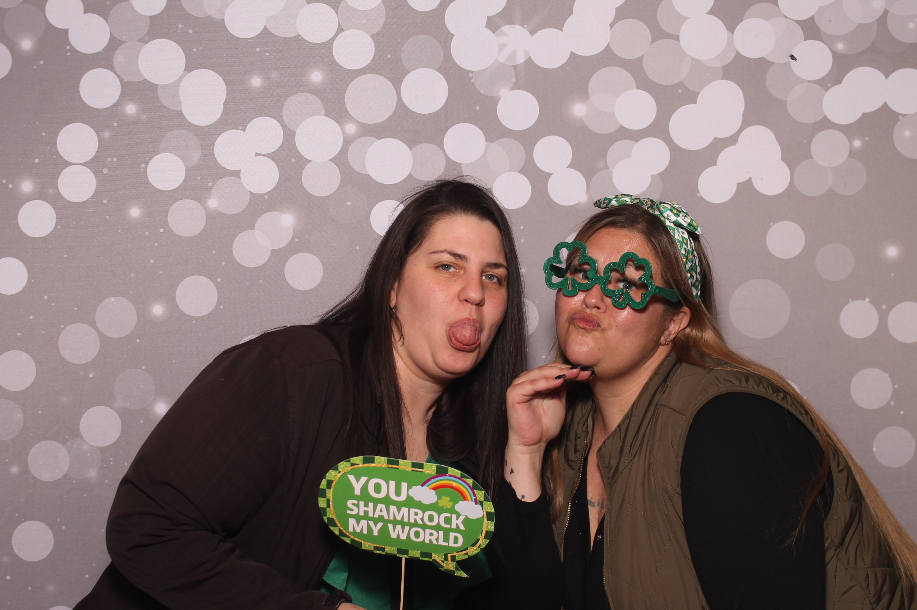 St Pattys Day at Molly Malone's | View more photos from the event at gallery.photoboothcincy.com/u/PhotoBoothCincy/St-Pattys-Day-at-Molly-Malones