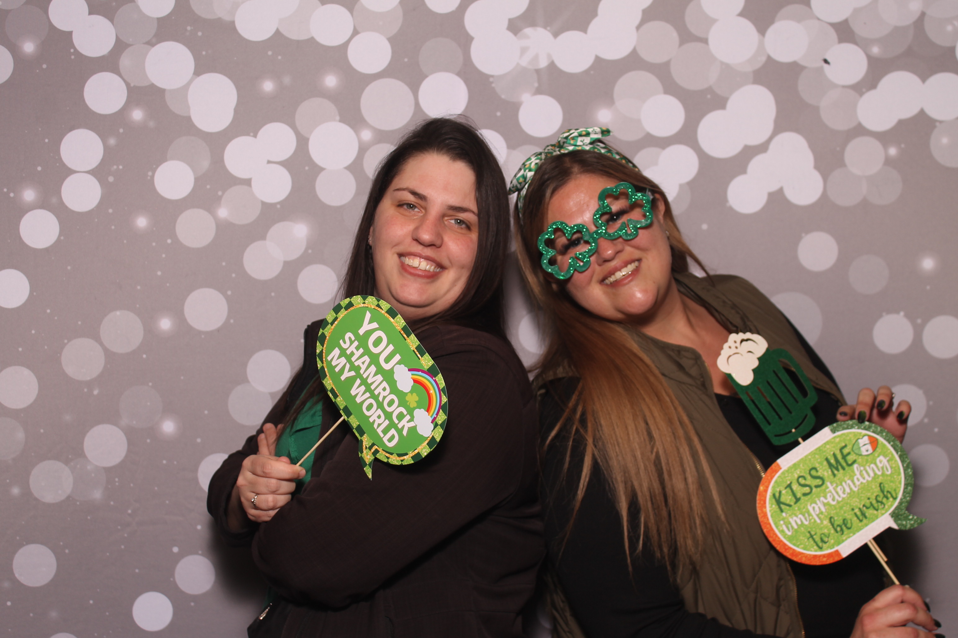 St Pattys Day at Molly Malone's | View more photos from the event at gallery.photoboothcincy.com/u/PhotoBoothCincy/St-Pattys-Day-at-Molly-Malones