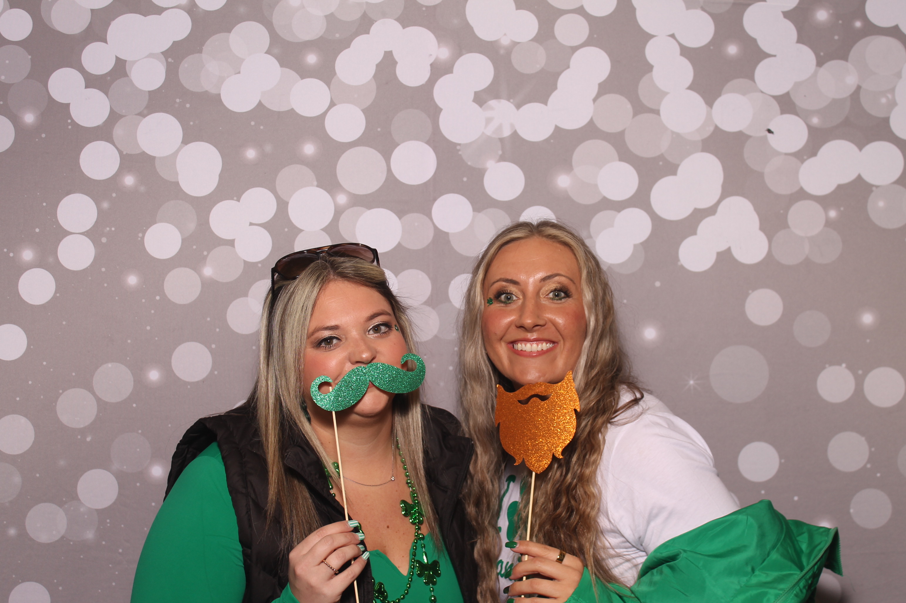 St Pattys Day at Molly Malone's | View more photos from the event at gallery.photoboothcincy.com/u/PhotoBoothCincy/St-Pattys-Day-at-Molly-Malones