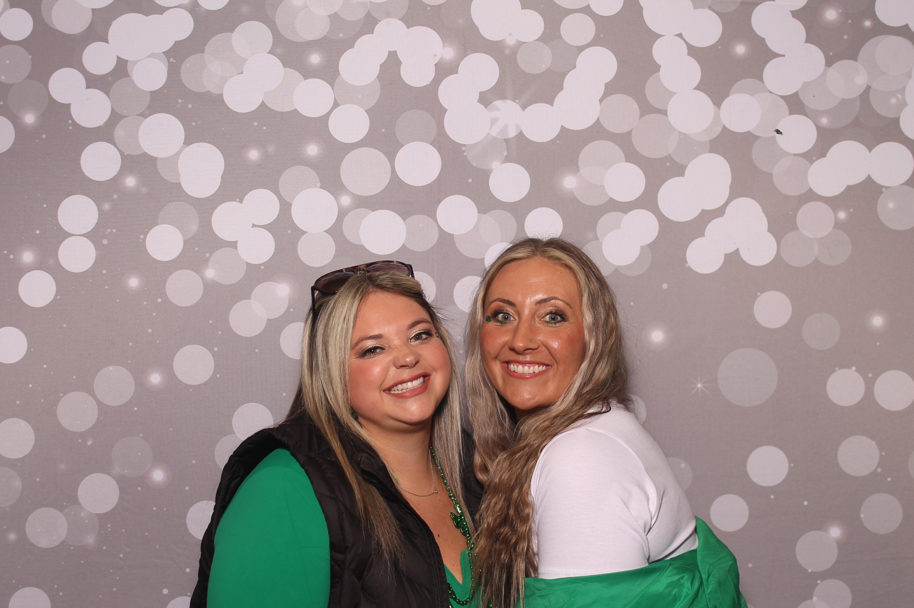 St Pattys Day at Molly Malone's | View more photos from the event at gallery.photoboothcincy.com/u/PhotoBoothCincy/St-Pattys-Day-at-Molly-Malones