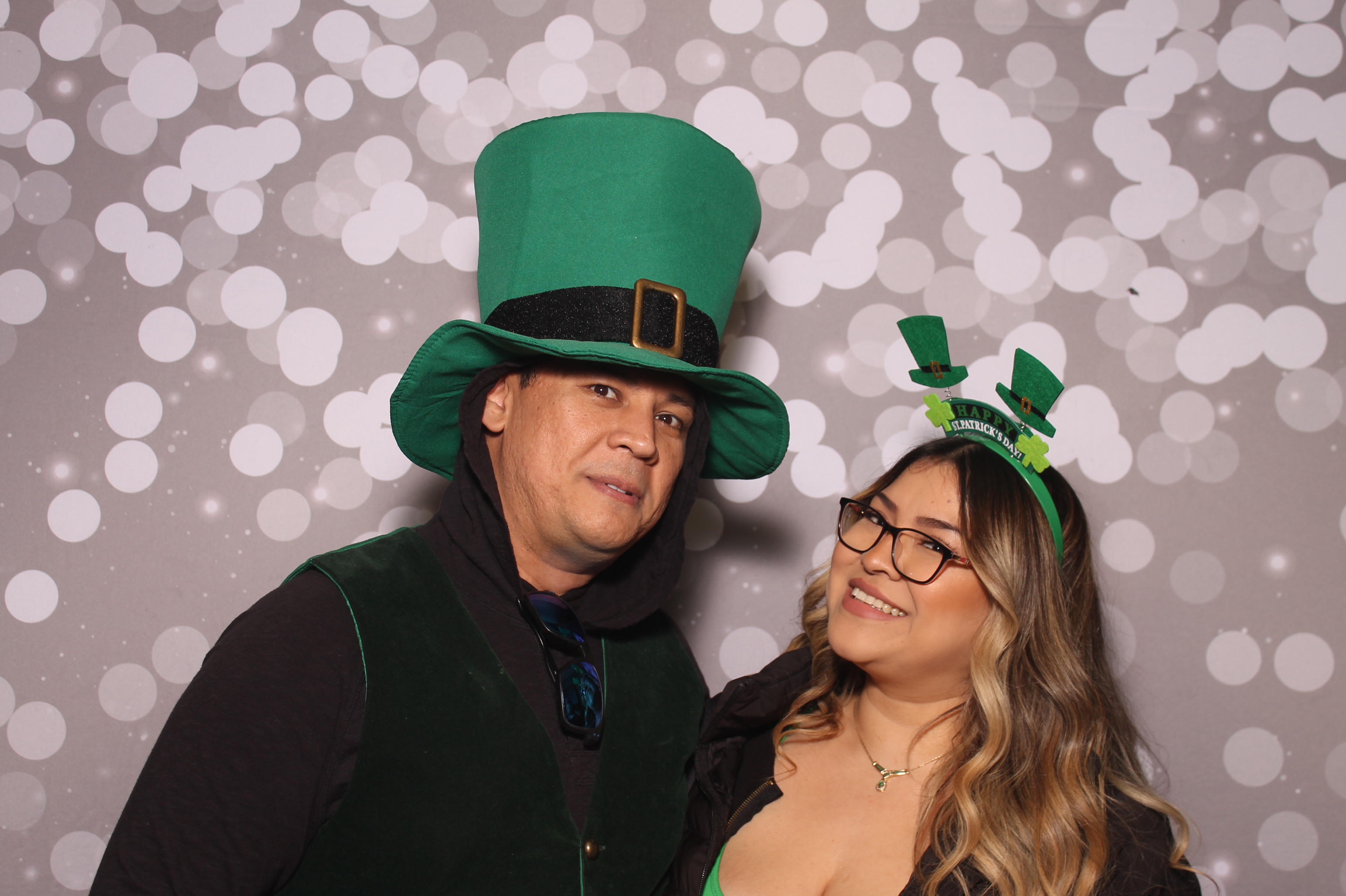 St Pattys Day at Molly Malone's | View more photos from the event at gallery.photoboothcincy.com/u/PhotoBoothCincy/St-Pattys-Day-at-Molly-Malones
