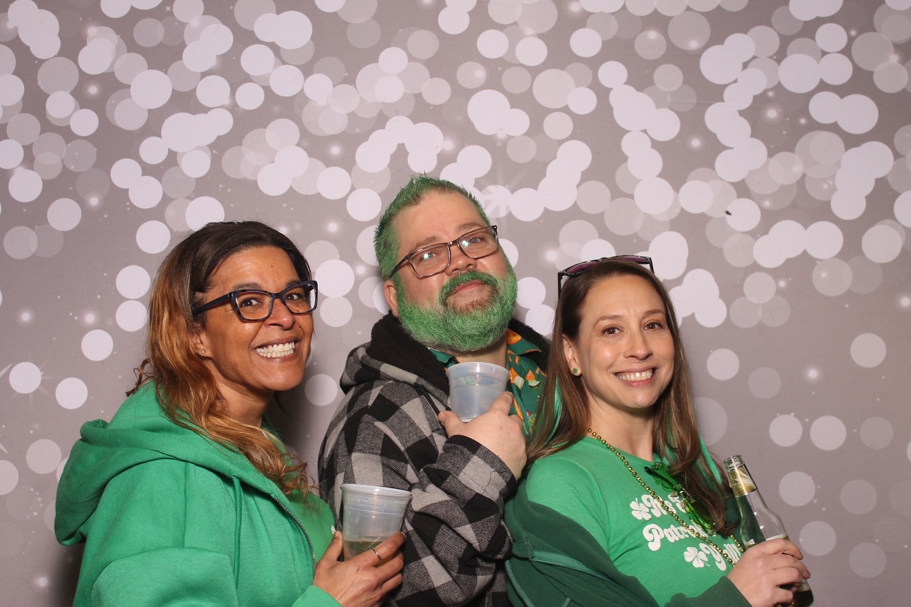 St Pattys Day at Molly Malone's | View more photos from the event at gallery.photoboothcincy.com/u/PhotoBoothCincy/St-Pattys-Day-at-Molly-Malones