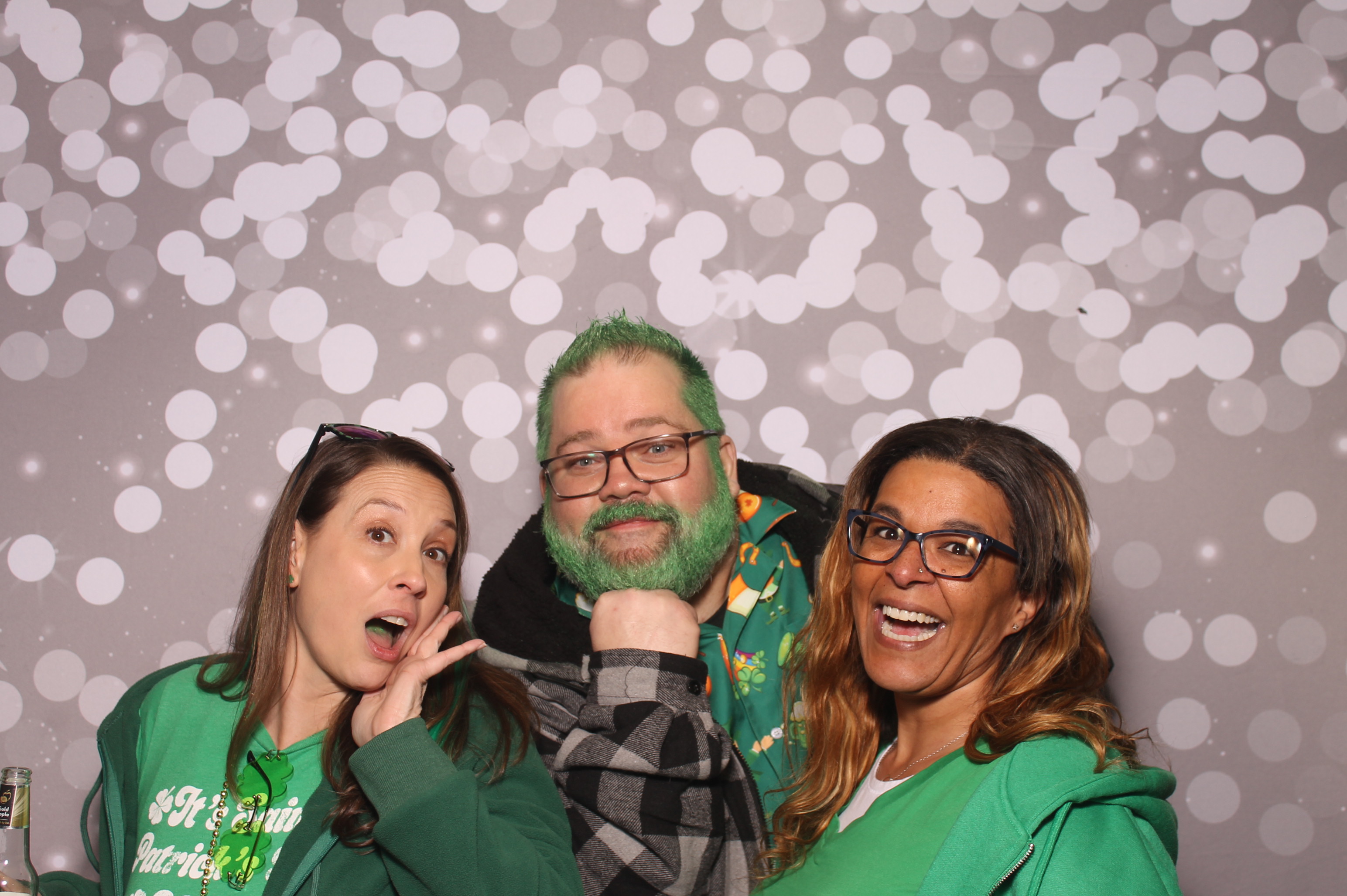 St Pattys Day at Molly Malone's | View more photos from the event at gallery.photoboothcincy.com/u/PhotoBoothCincy/St-Pattys-Day-at-Molly-Malones