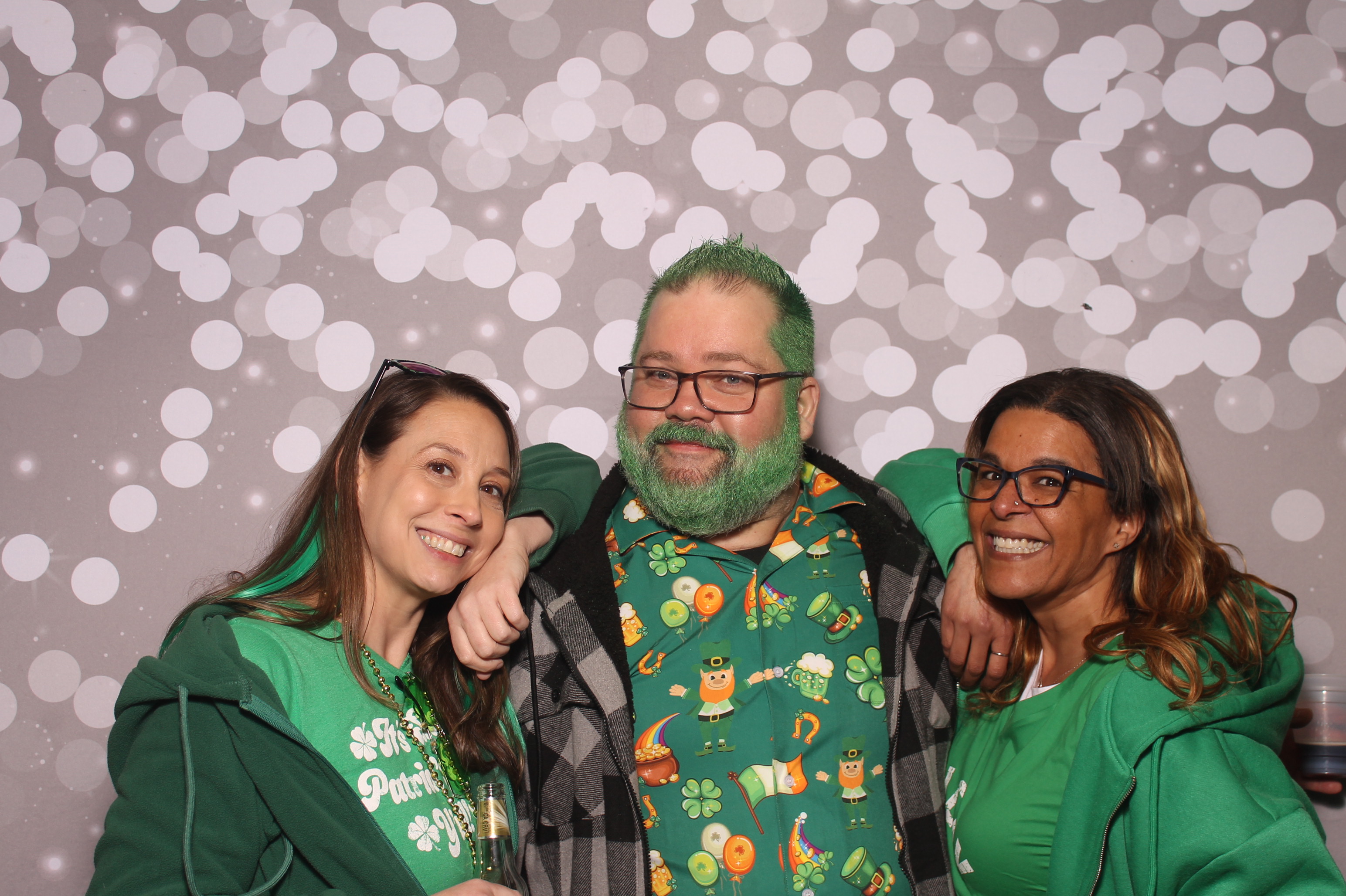 St Pattys Day at Molly Malone's | View more photos from the event at gallery.photoboothcincy.com/u/PhotoBoothCincy/St-Pattys-Day-at-Molly-Malones